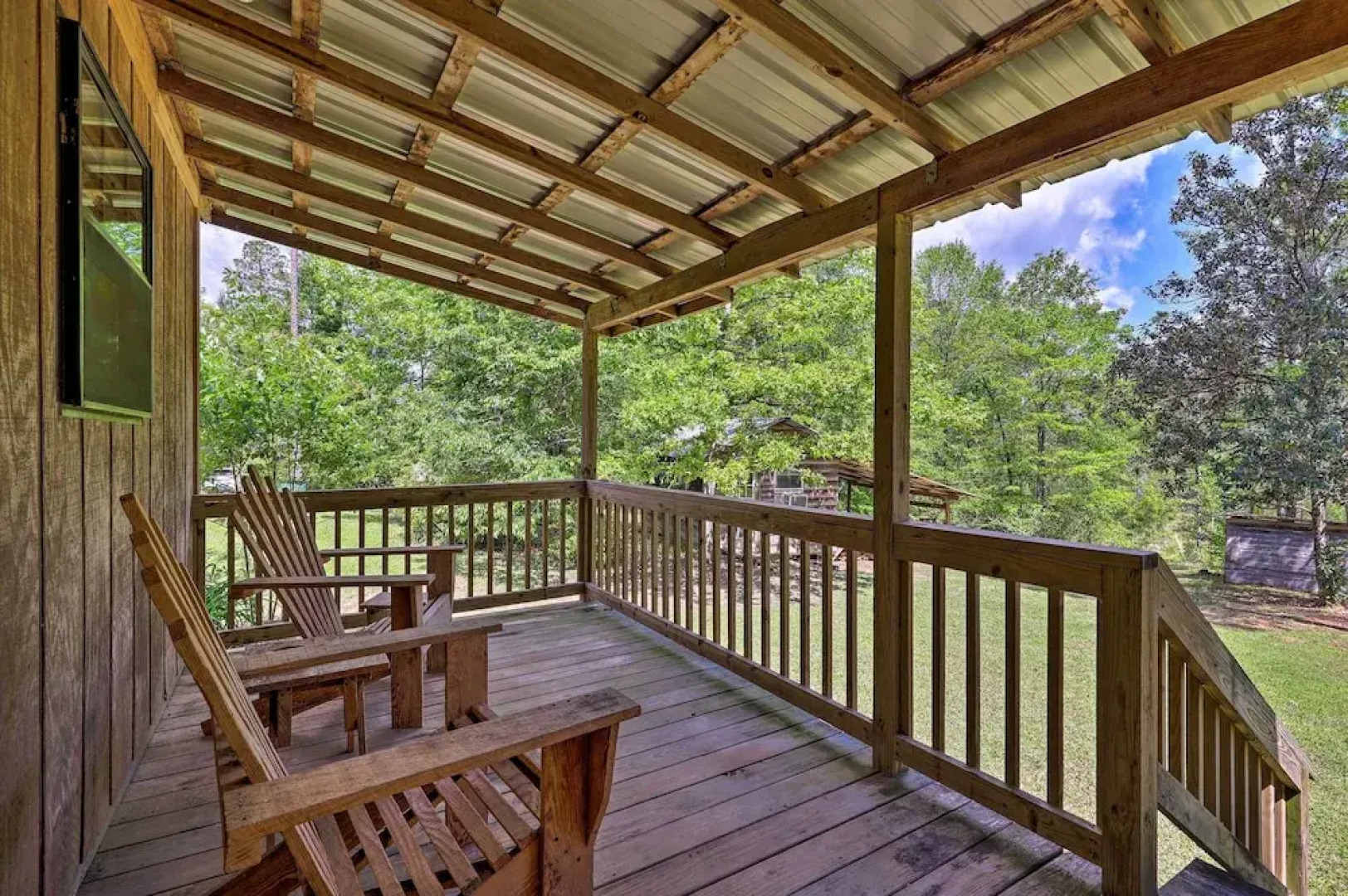 Secluded Cabin w/ Pond ~ 37 Mi to Gulf Coast!
