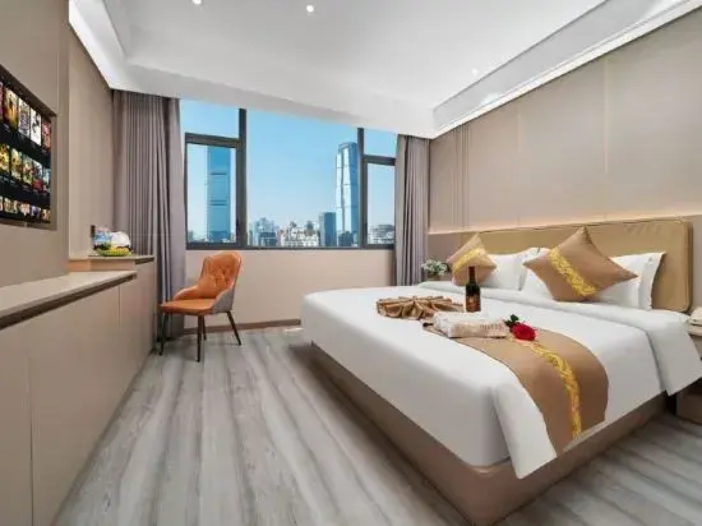 Dejiang Jinglai Hotel (People's Park)