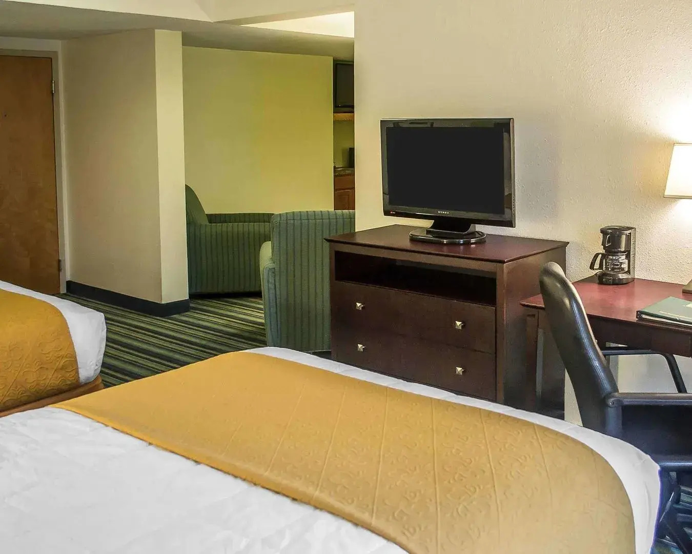 Cedar Stables Inn and Suites