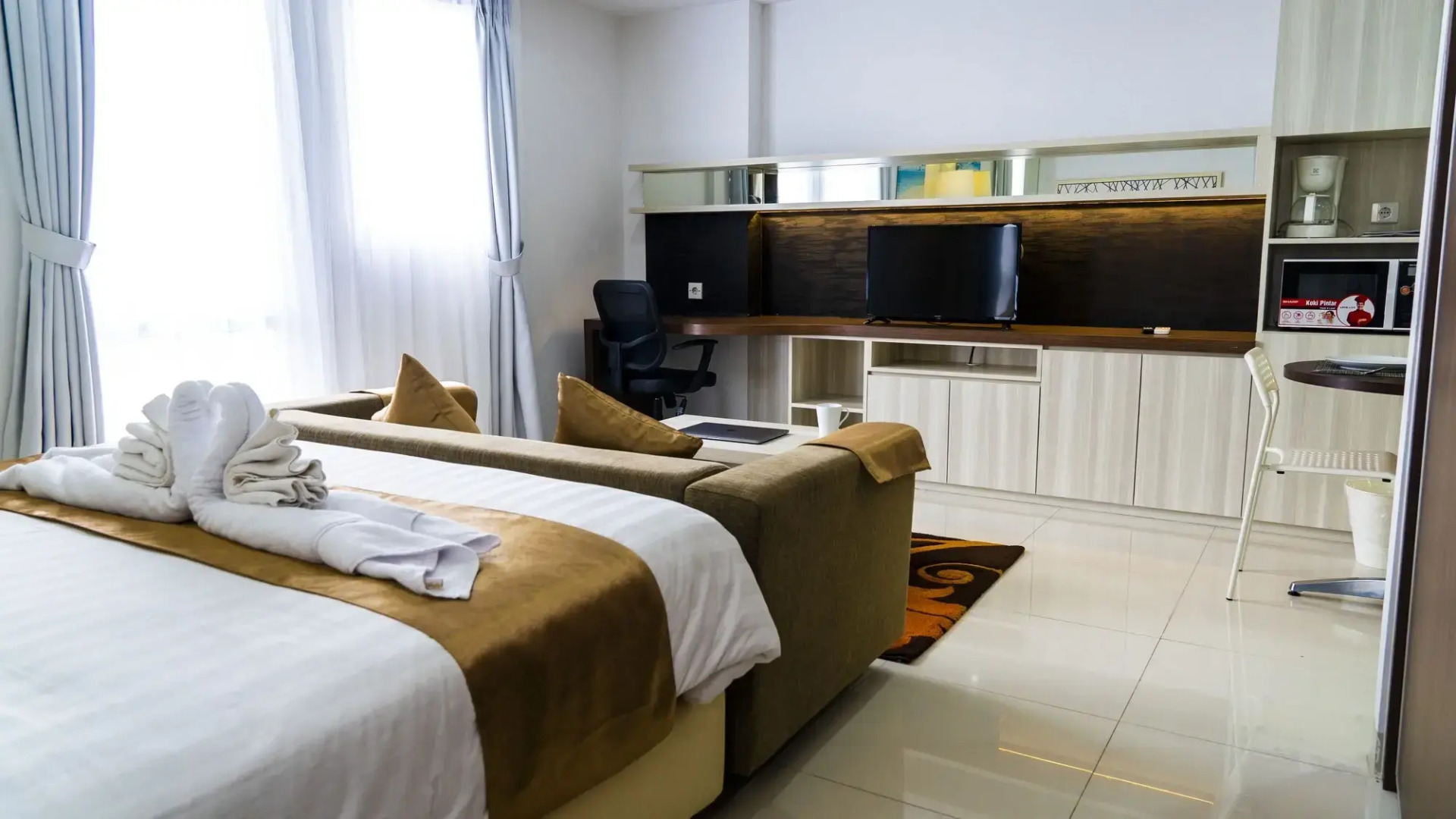 Azalea Suites Cikarang by Jayakarta Group