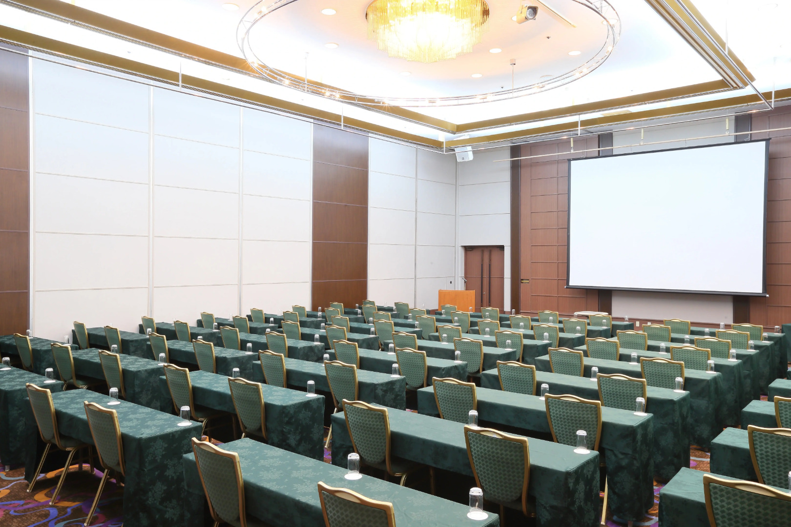 Shin-Osaka Esaka Tokyu REI HOTEL