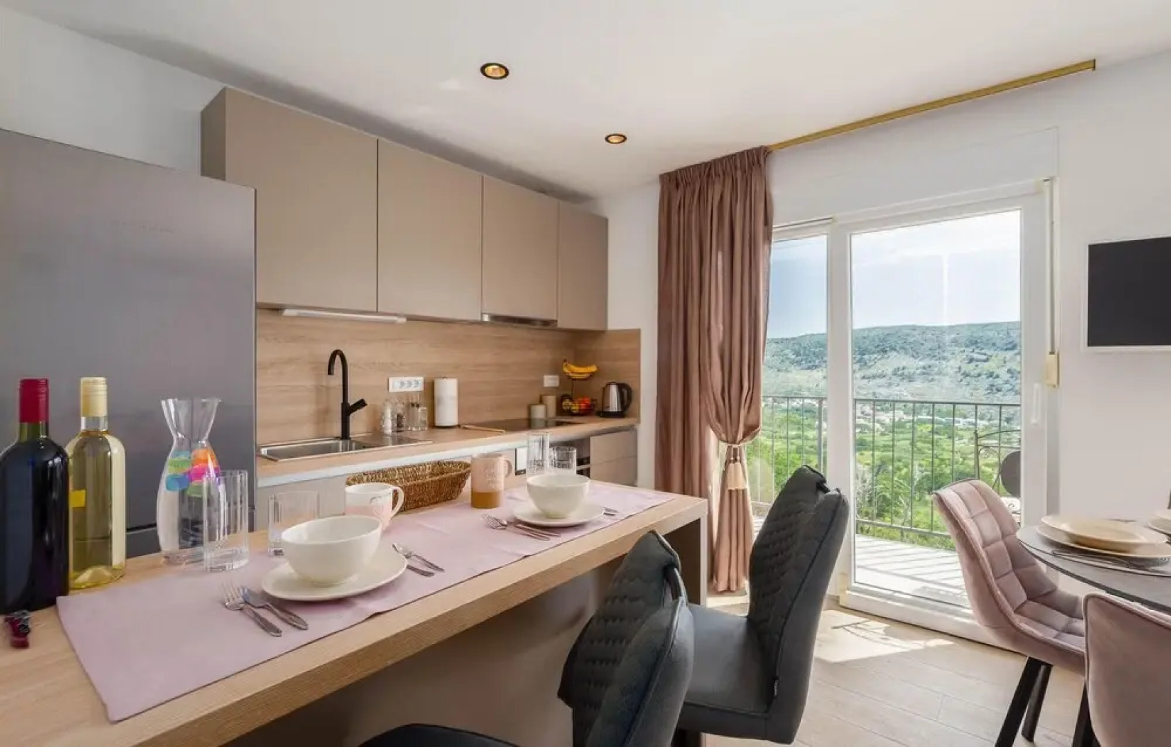 Stunning Home in Srinjine With 3 Bedrooms, Wifi and Outdoor Swimming Pool