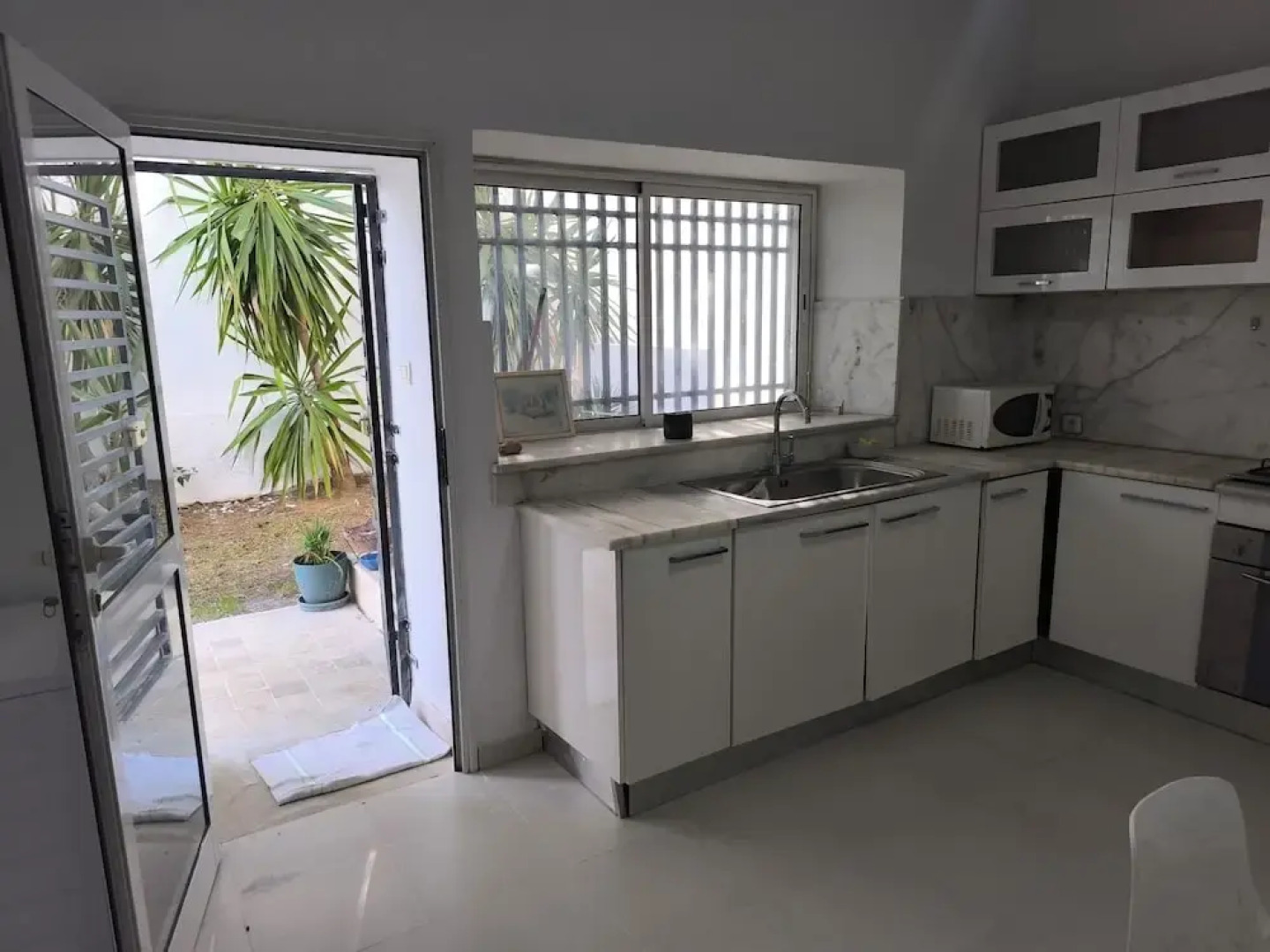 Stylish villa avec parking et piscine