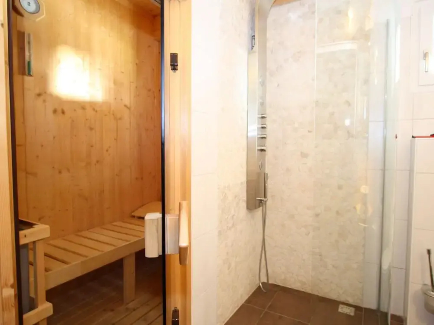 Fancy Chalet in Hohentauern With Sauna & Mountain Views