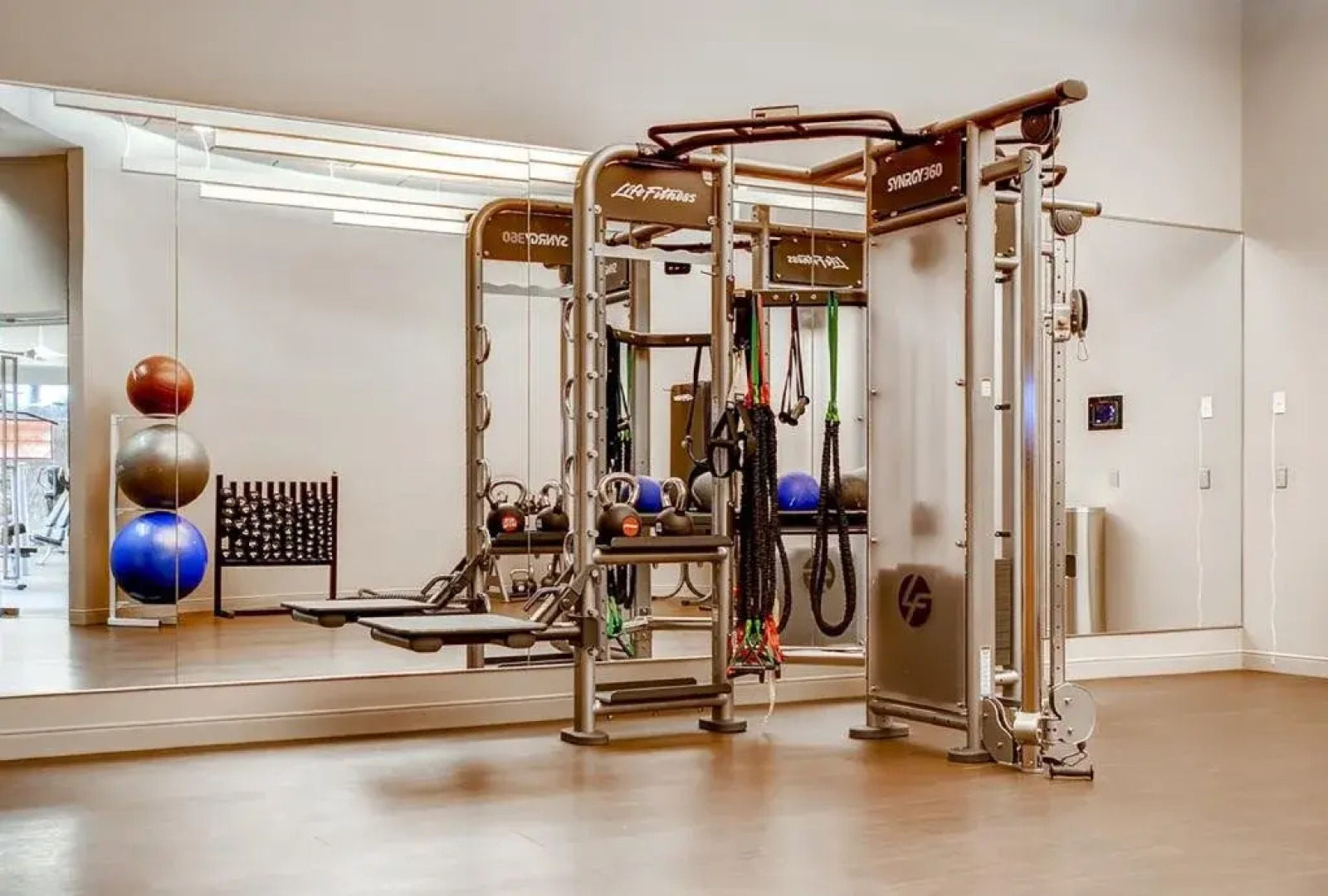 Global Luxury Suites at Metropolitan North