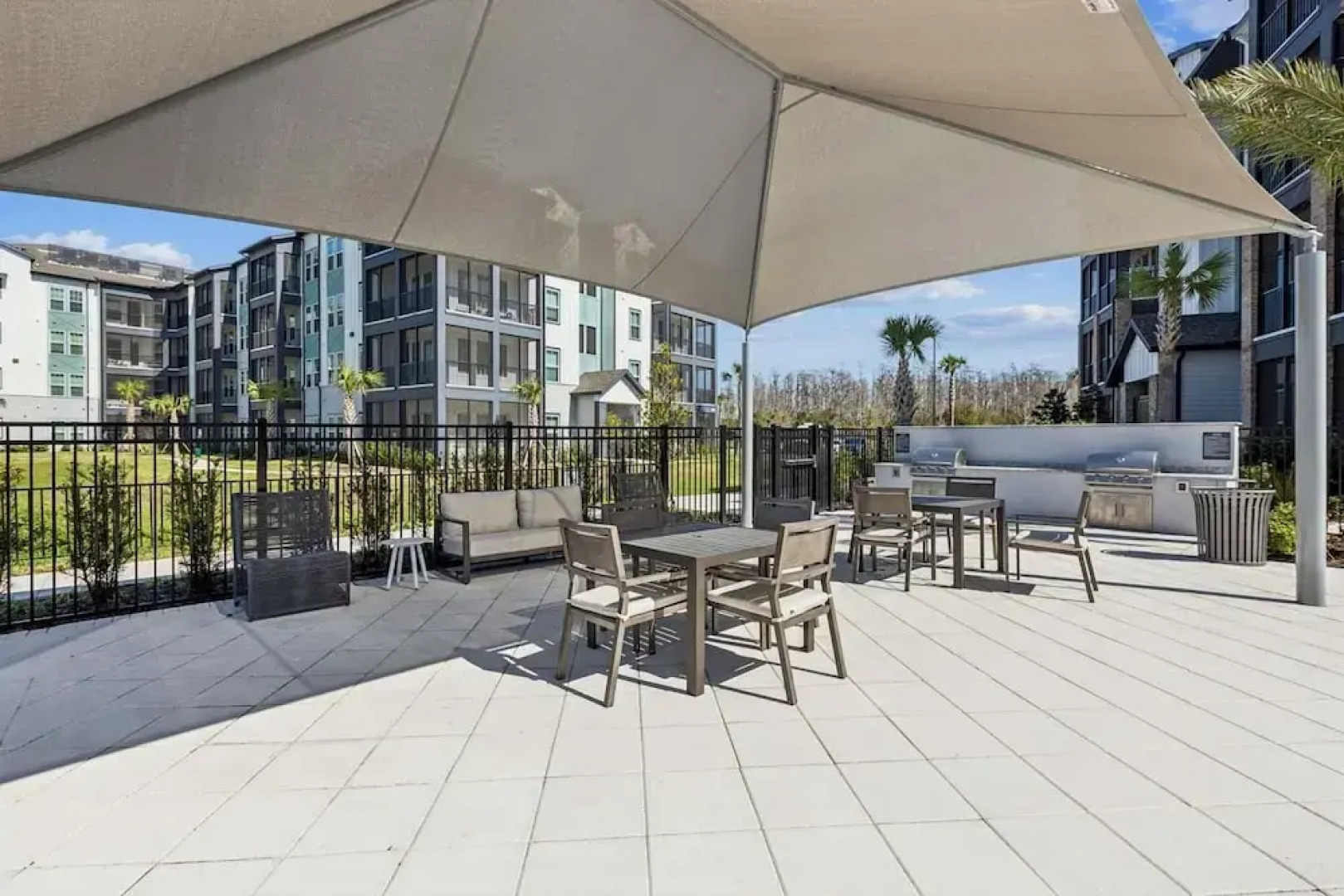 Landing Apartments near Sun City Center and Riverview