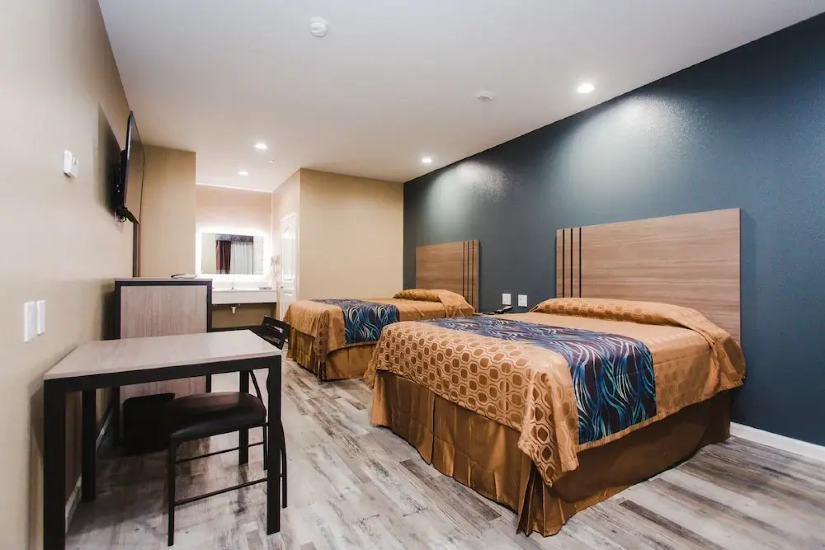 Budget Host Inn & Suites