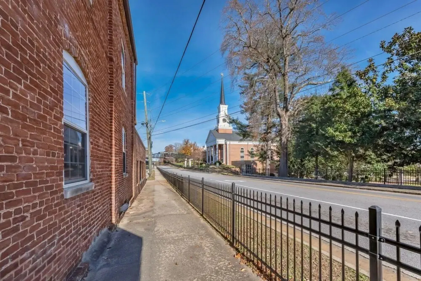 The Holly House In Downtown Demorest 2 Bedroom Home by Redawning