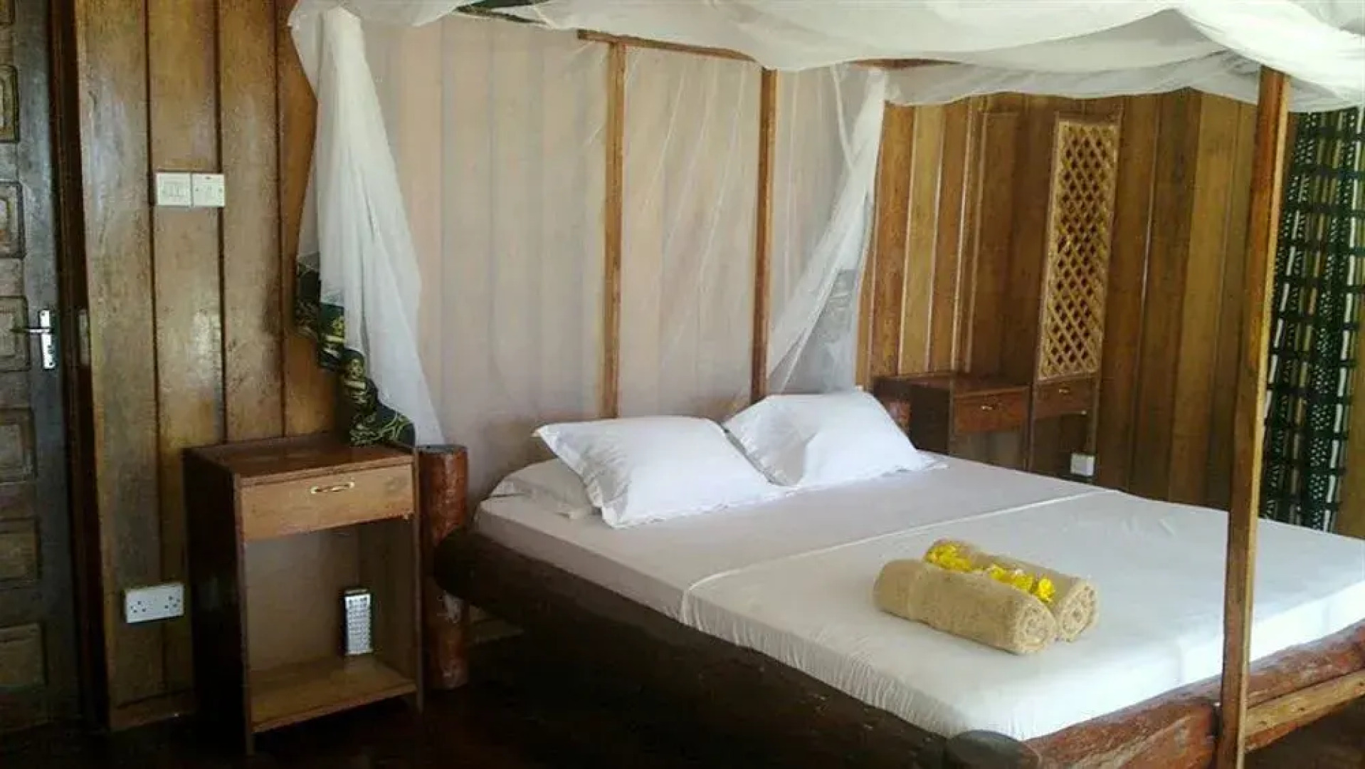 Domokuchu Beach Bungalows