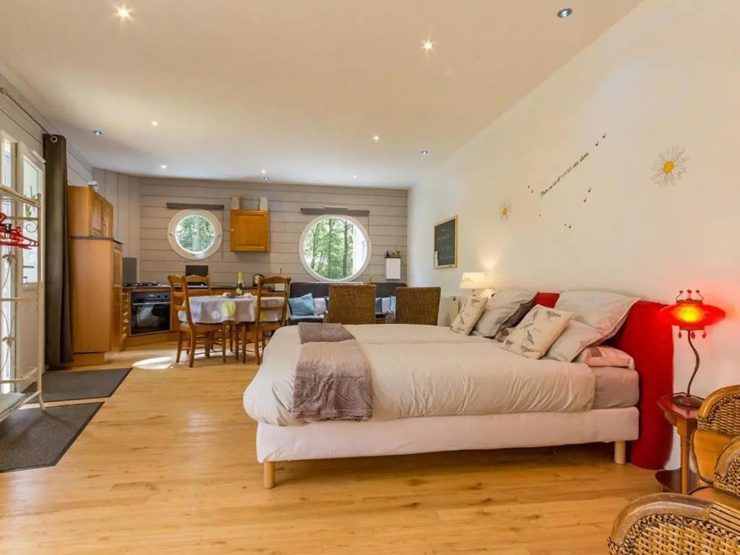 Gîte Plesse, 1 pièce, 2 personnes - FR-1-306-835