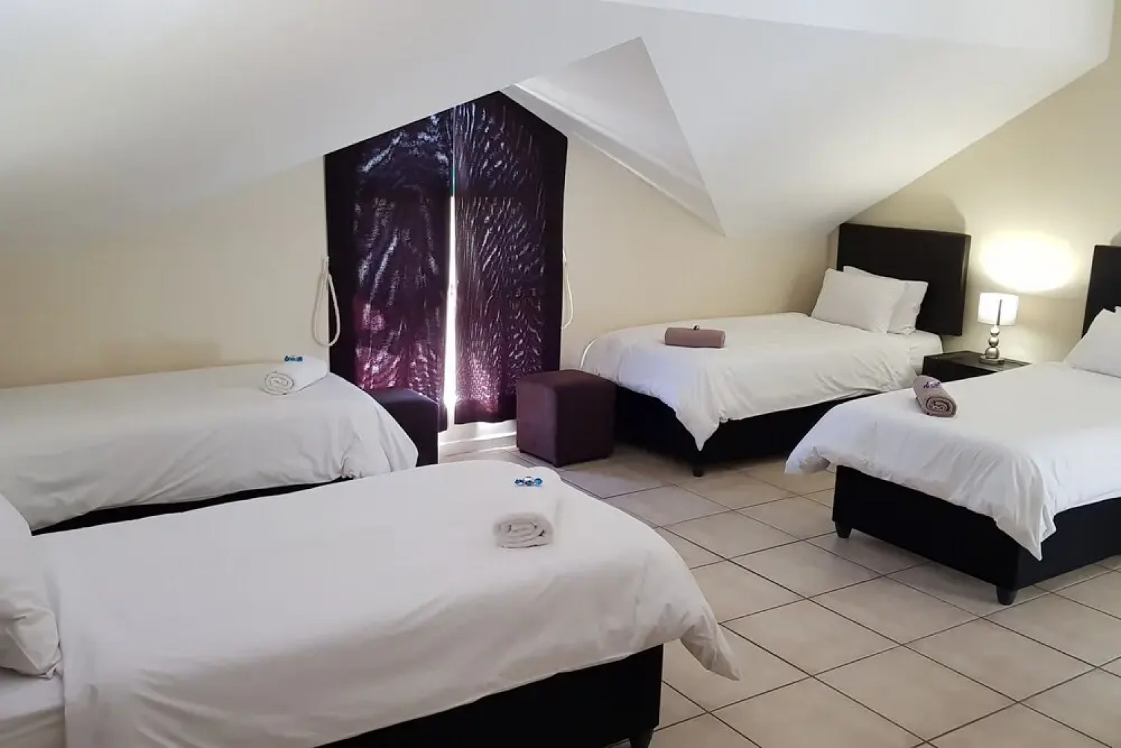 10 Mia Mia Self catering