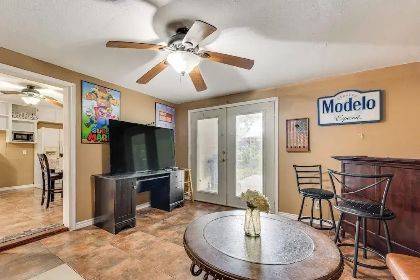 Fire Pit & Grill: Victoria Home Near Downtown