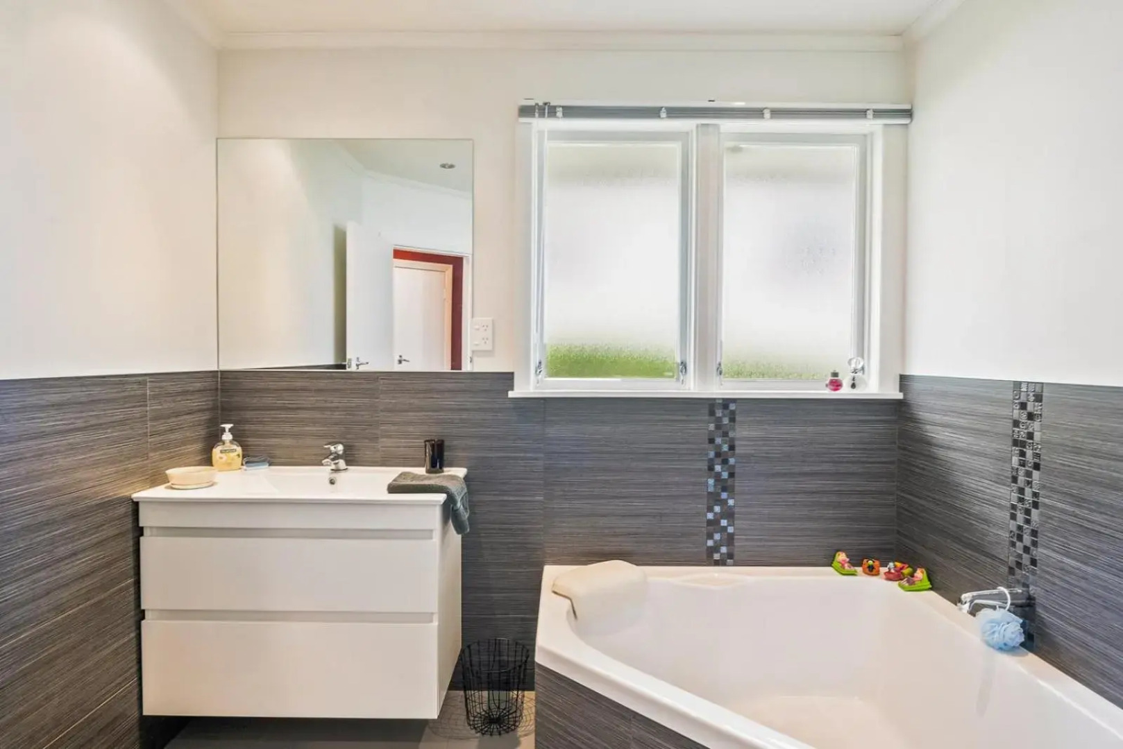 Winara Winner - Waikanae Holiday Home