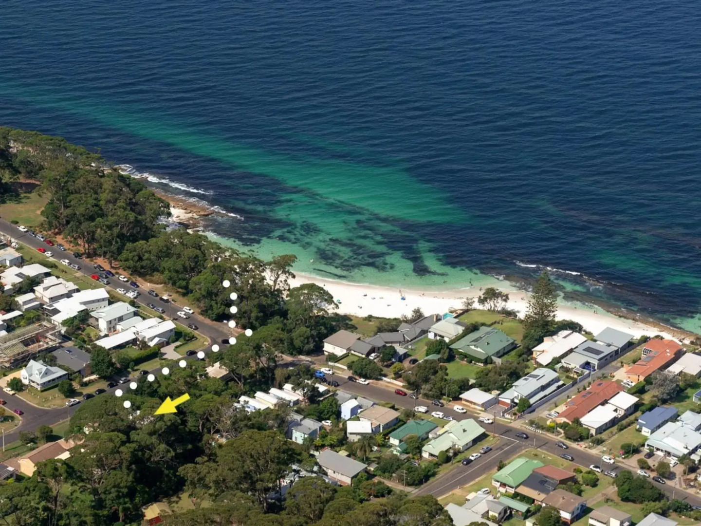 MOBYS AT HYAMS Hyams Beach 4pm check out Sundays