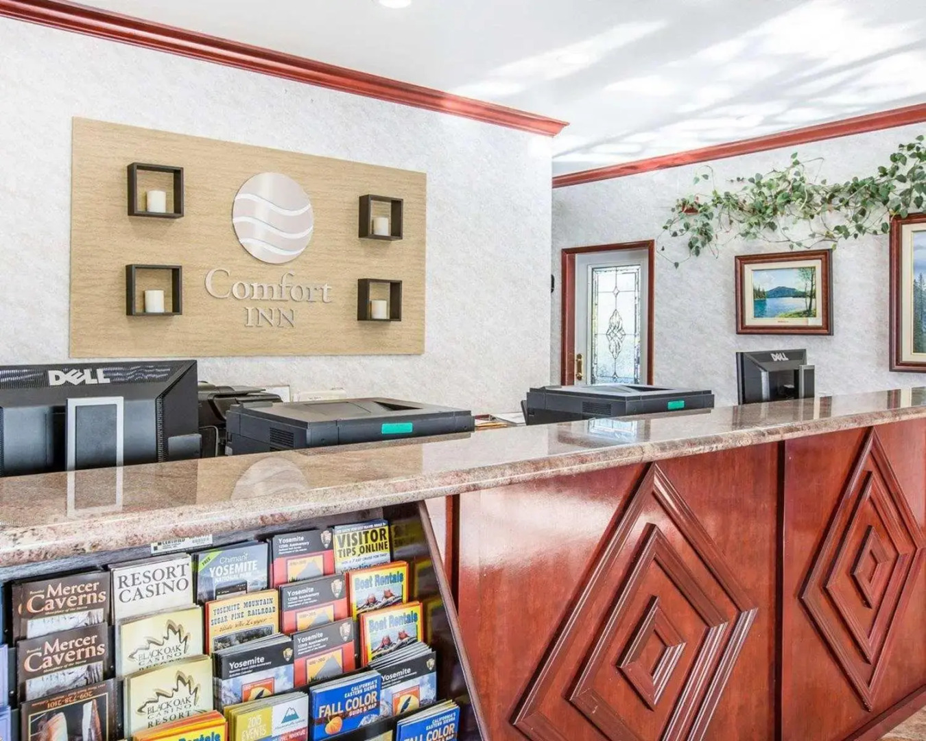 The Oakhurst Inn at Yosemite