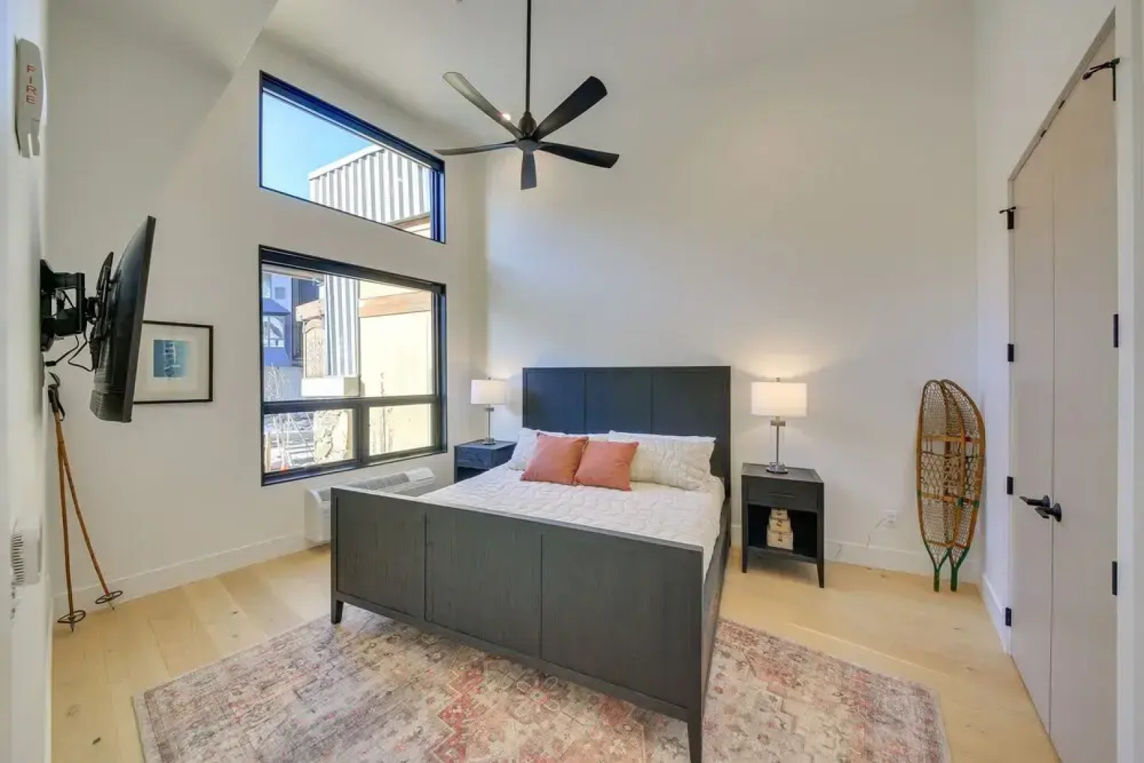 Luxe Schweitzer Condo w/ Hot Tub: Ski-in/ski-out!