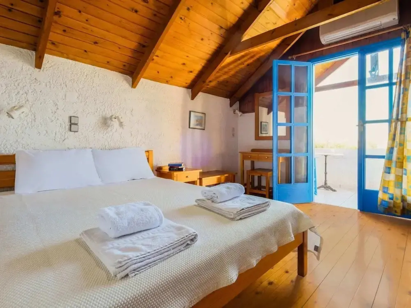 Welcoming Holiday Home With Balcony