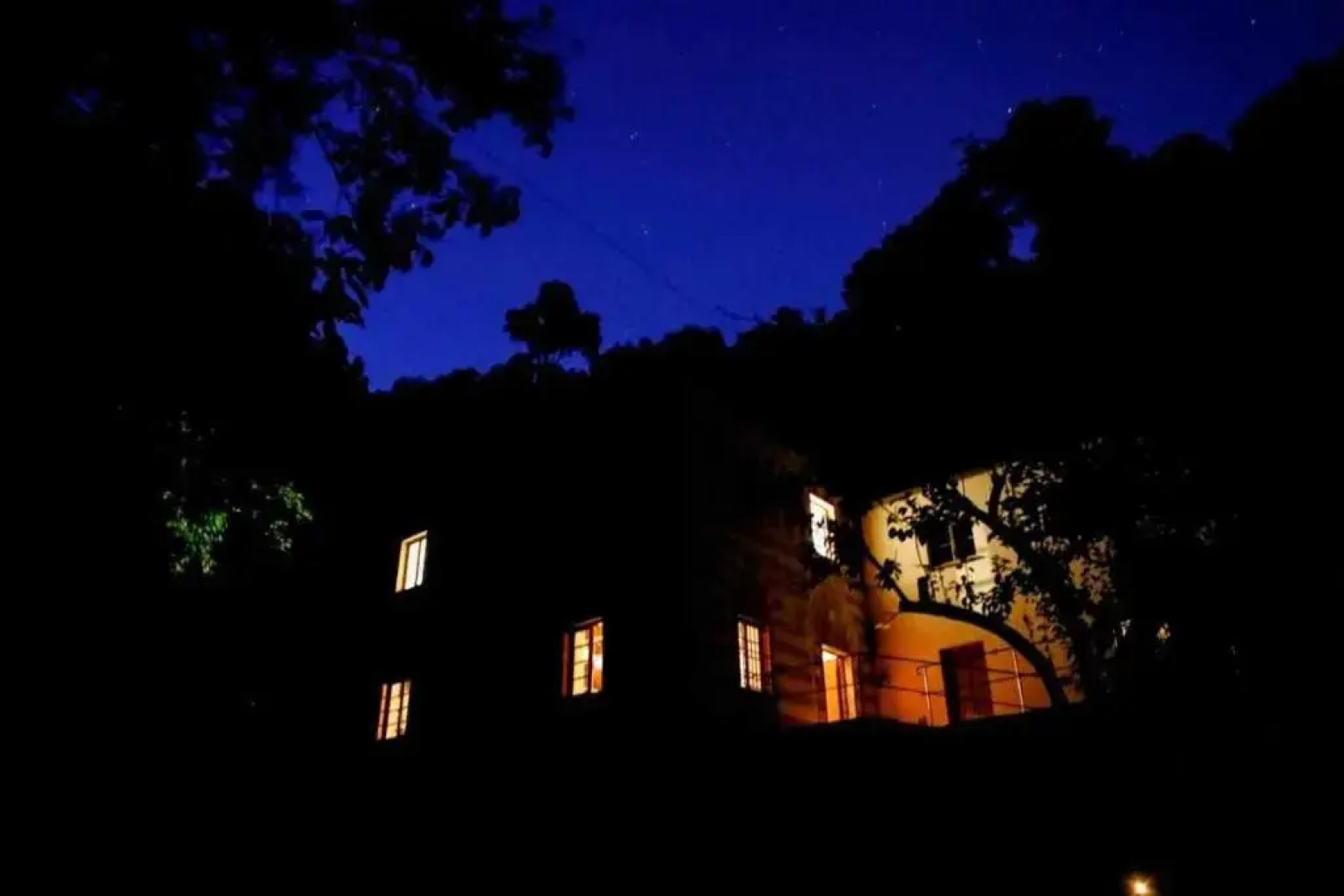 LEremo Rifugio escursionistico 10 minutes steep walk