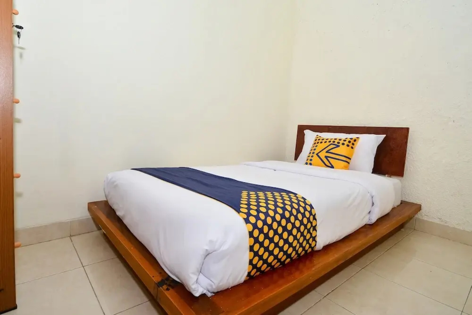 SPOT ON 2797 The Flash Residence