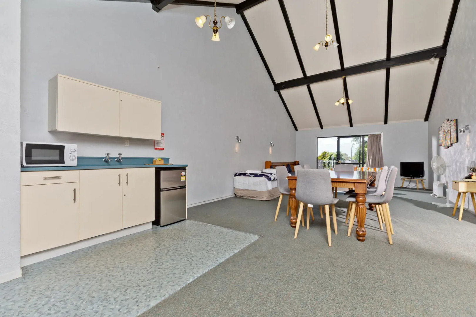 Oakwood Manor Motor Lodge