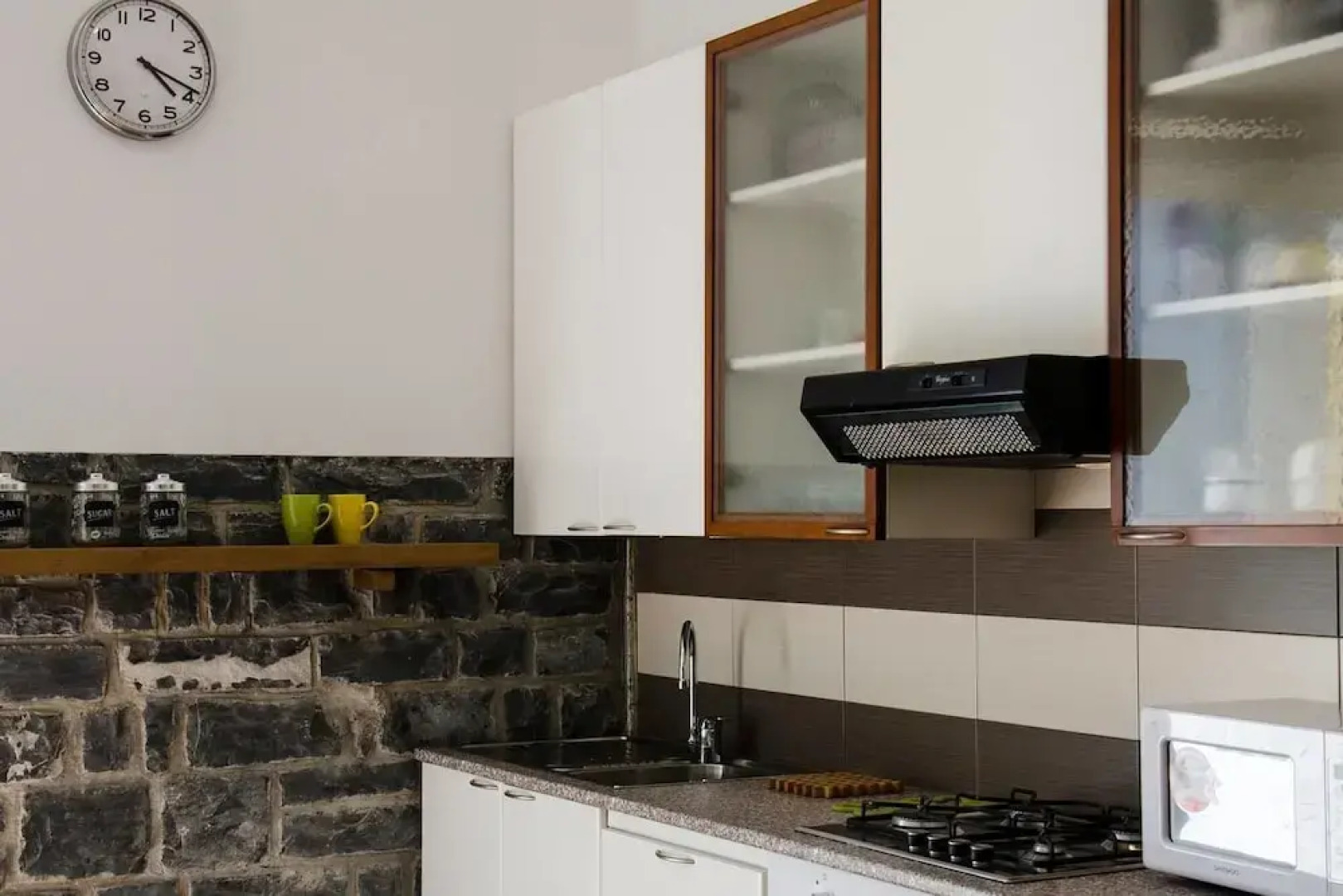 Altido House on the Lake Shore