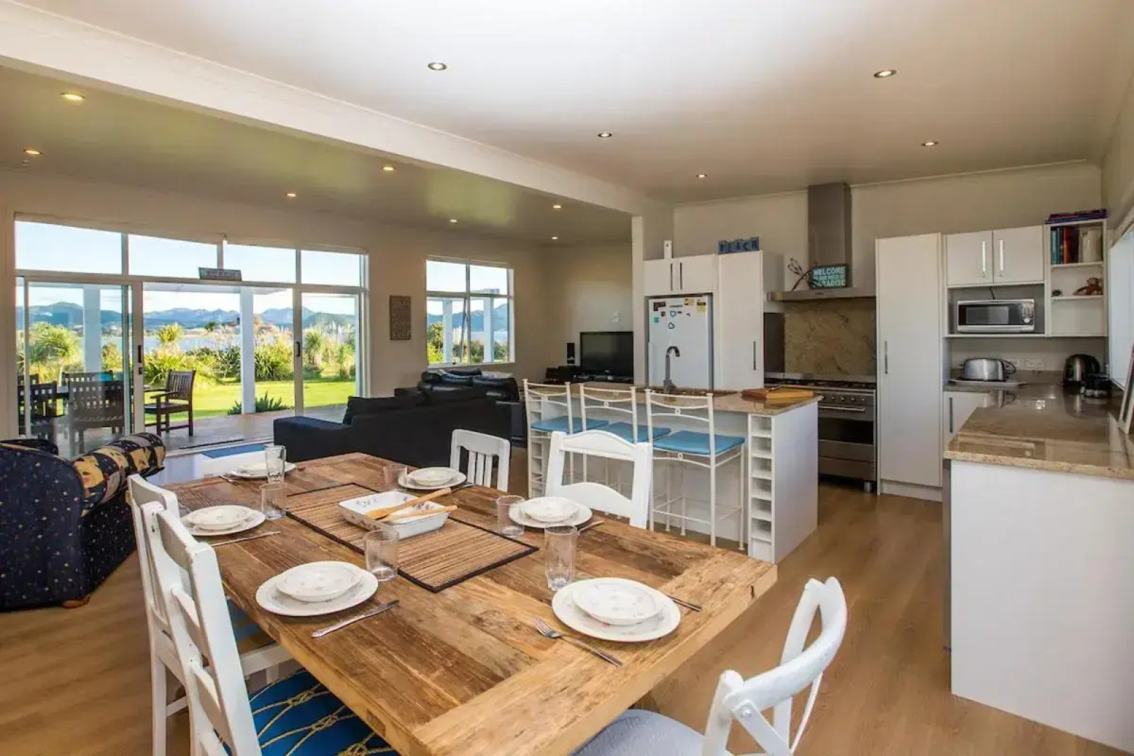 Waterfront Wonder - Matarangi Holiday Home