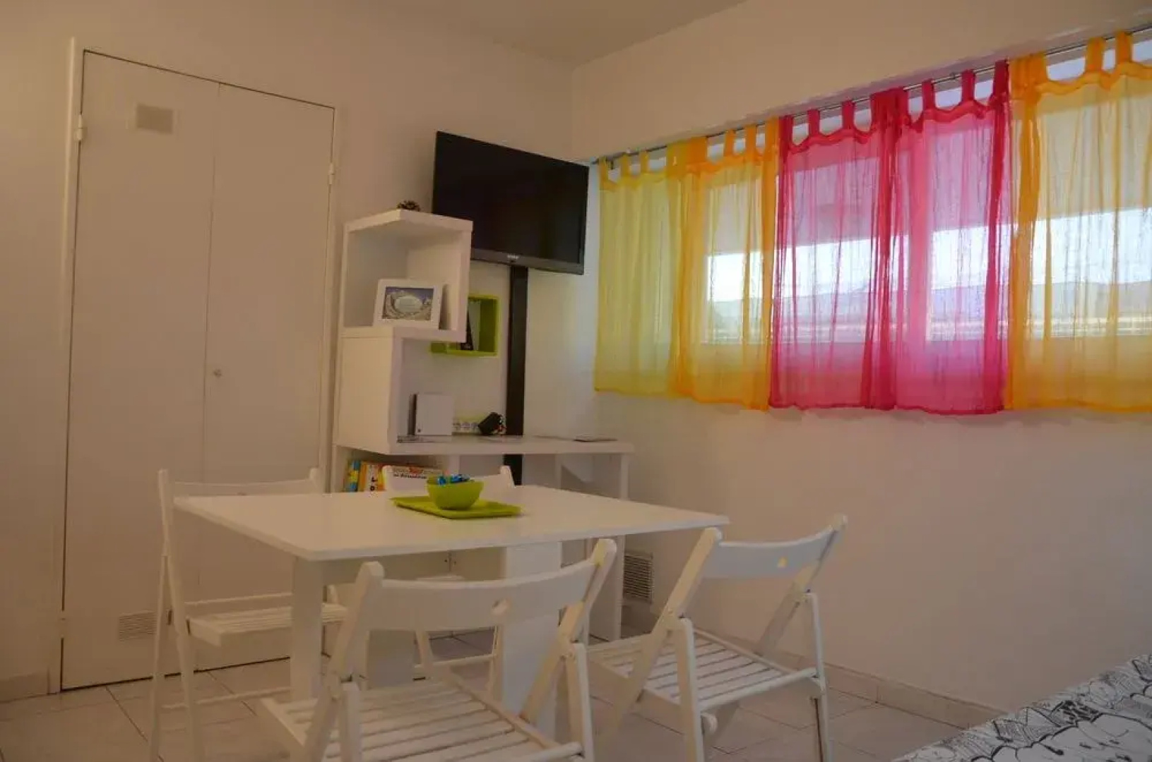 Grand studio vue mer à Marina Baie des Anges