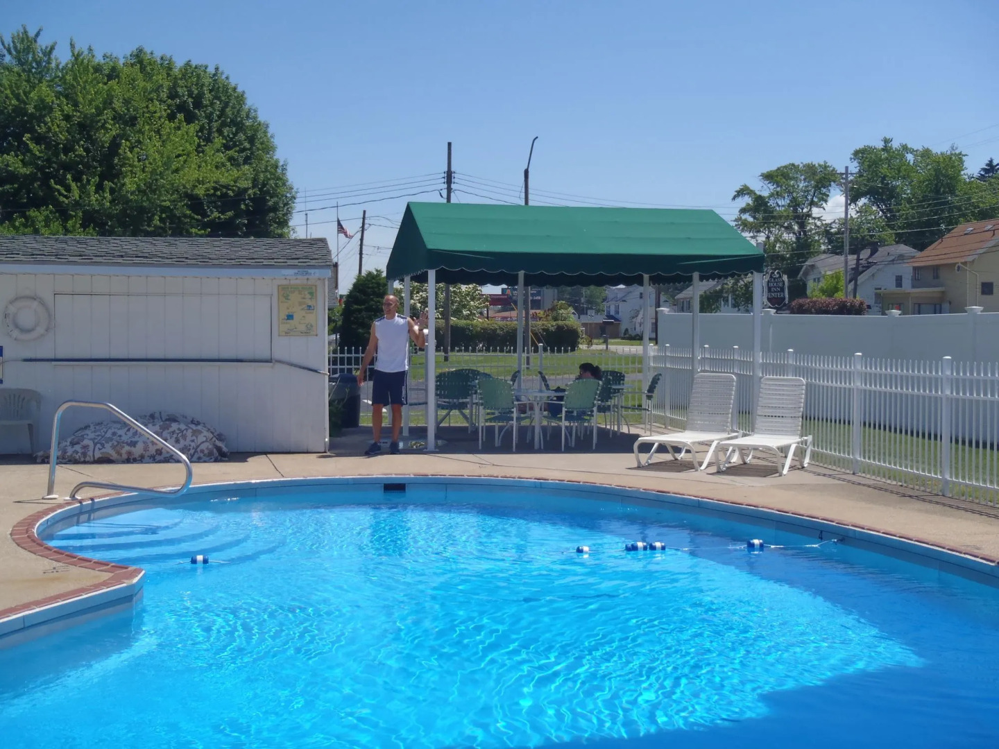 Glass House Inn Erie Near I-90 & I-79