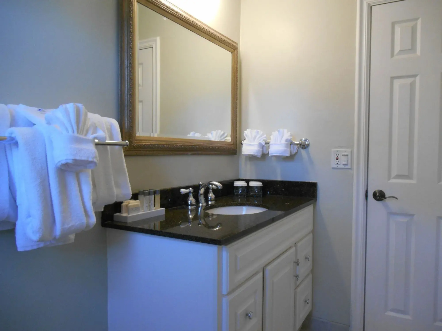 Carmel Bay View Inn