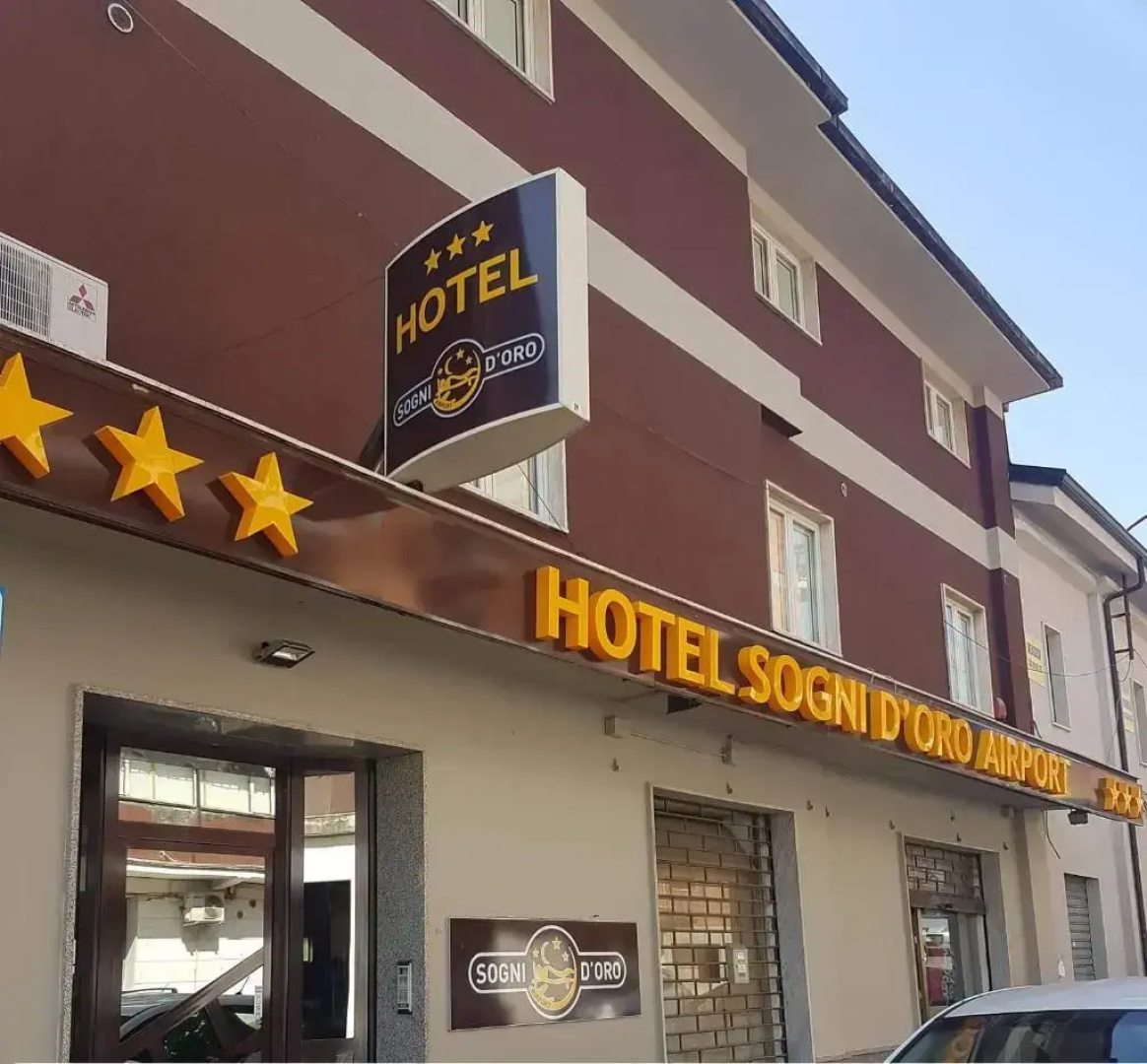 Hotel Sogni D'Oro Airport