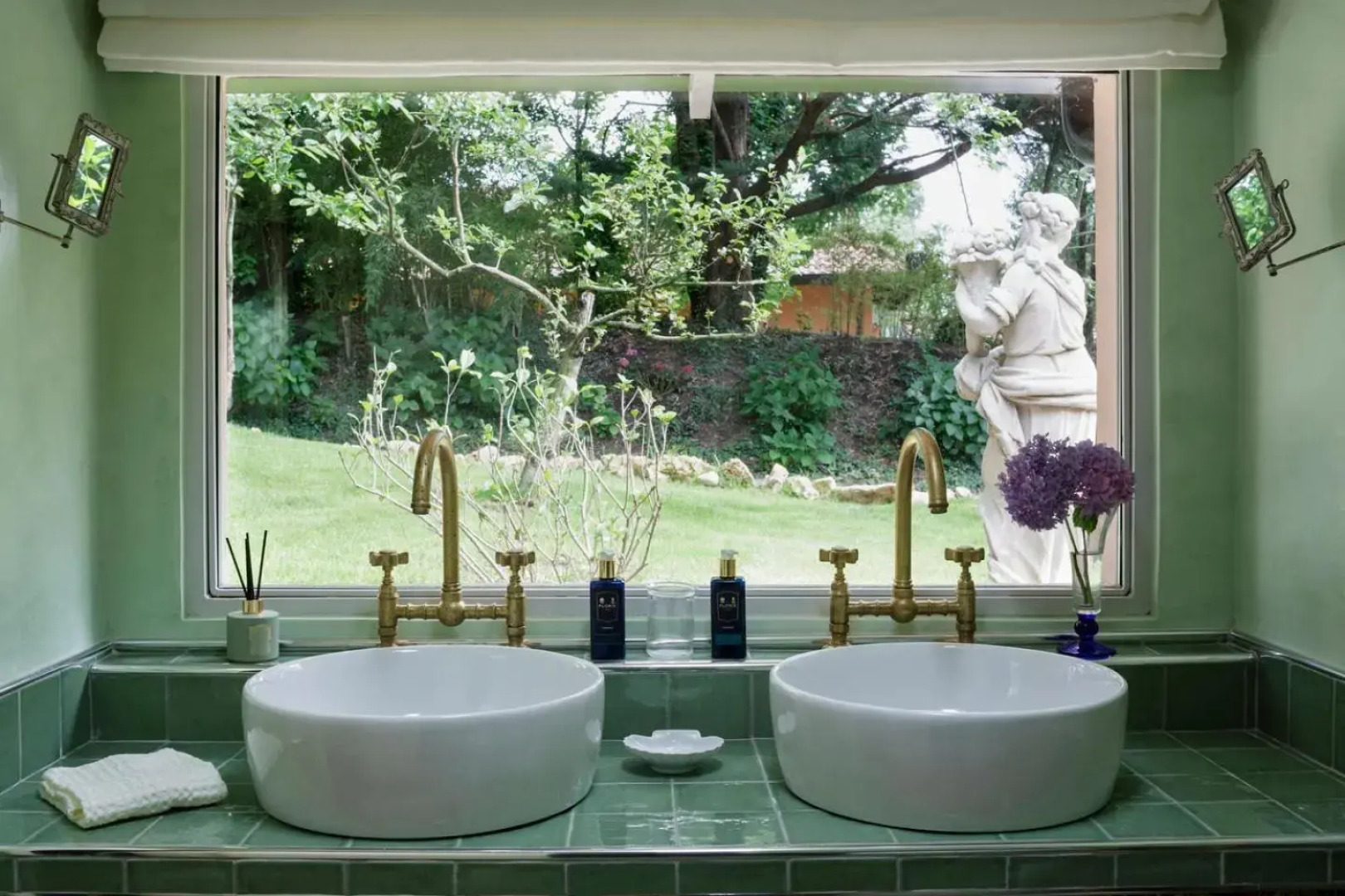 Relais La Foleia - Luxury Villa with private lake