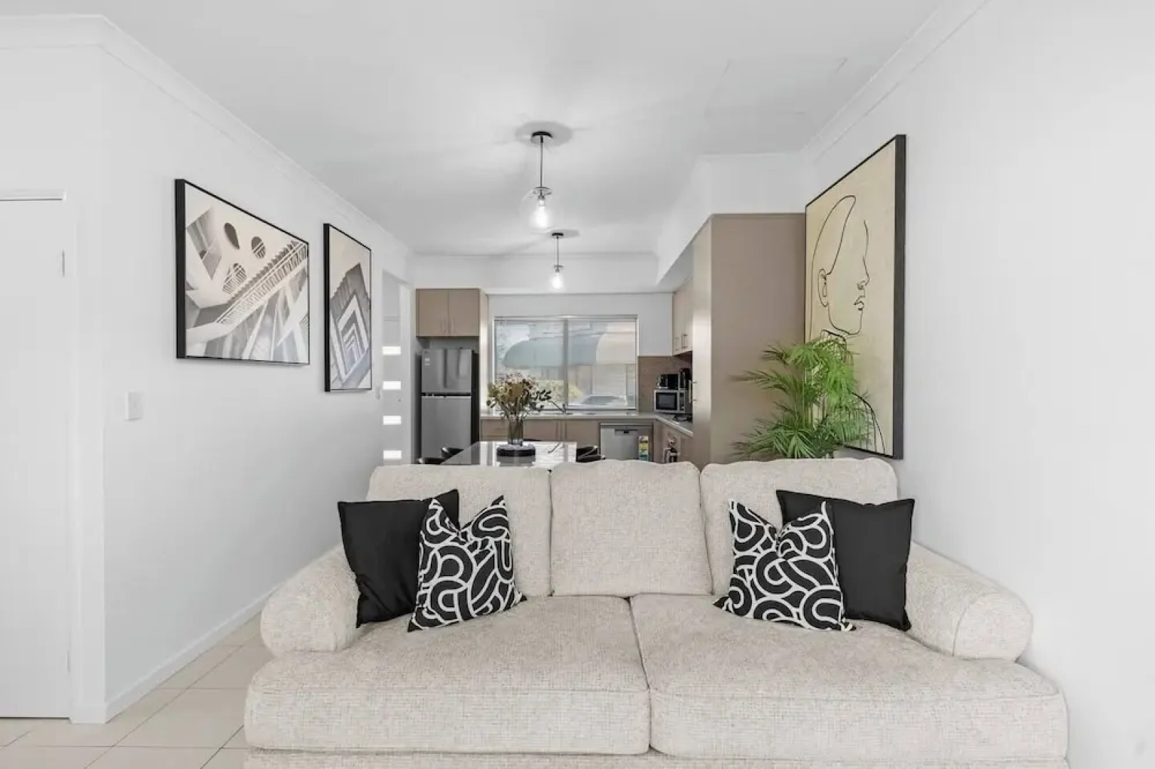 Best Location Armadale Sleeps 6