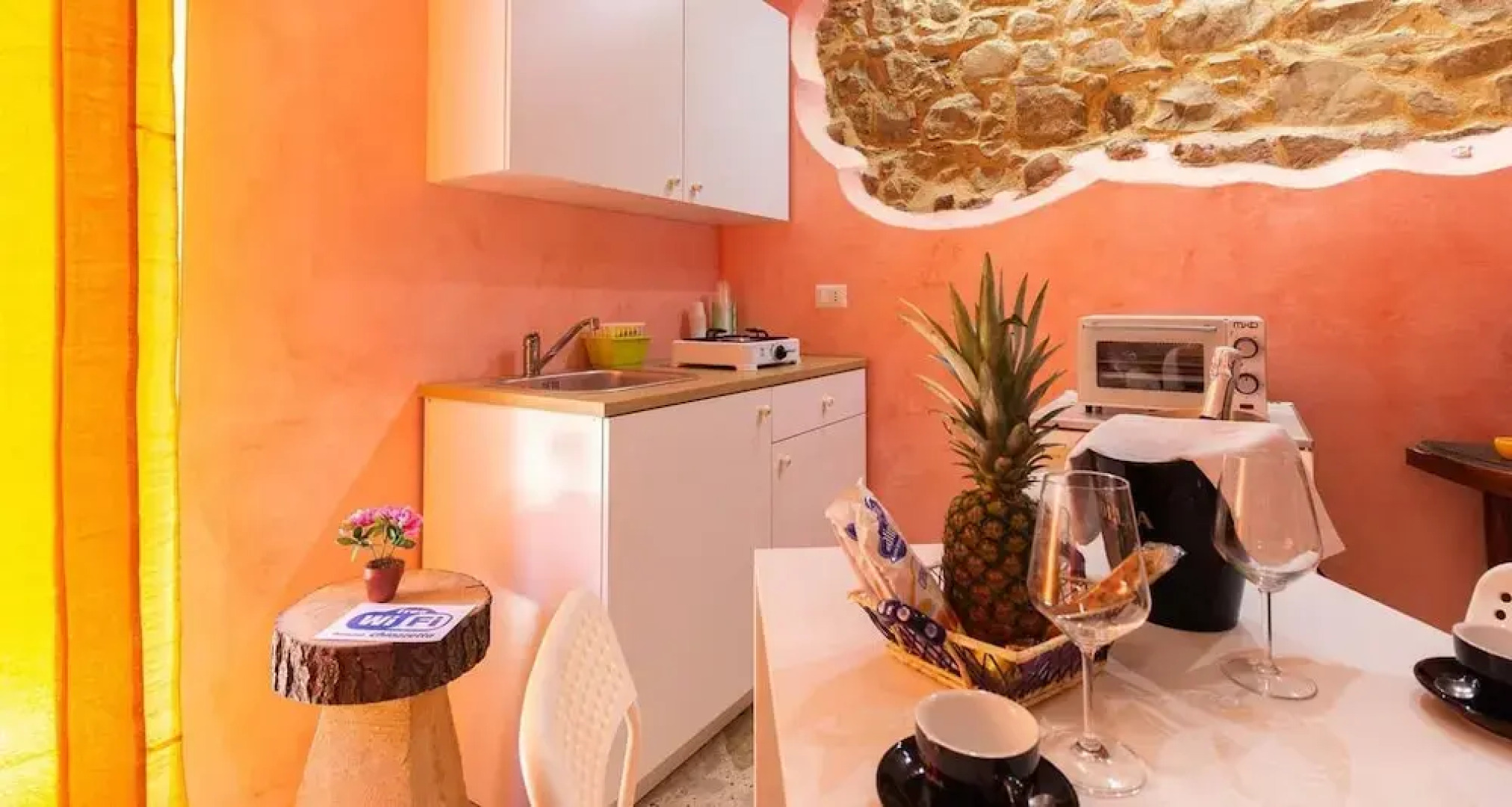 Studio in Castelbuono with wonderful city view balcony and WiFi 13 km from the beach