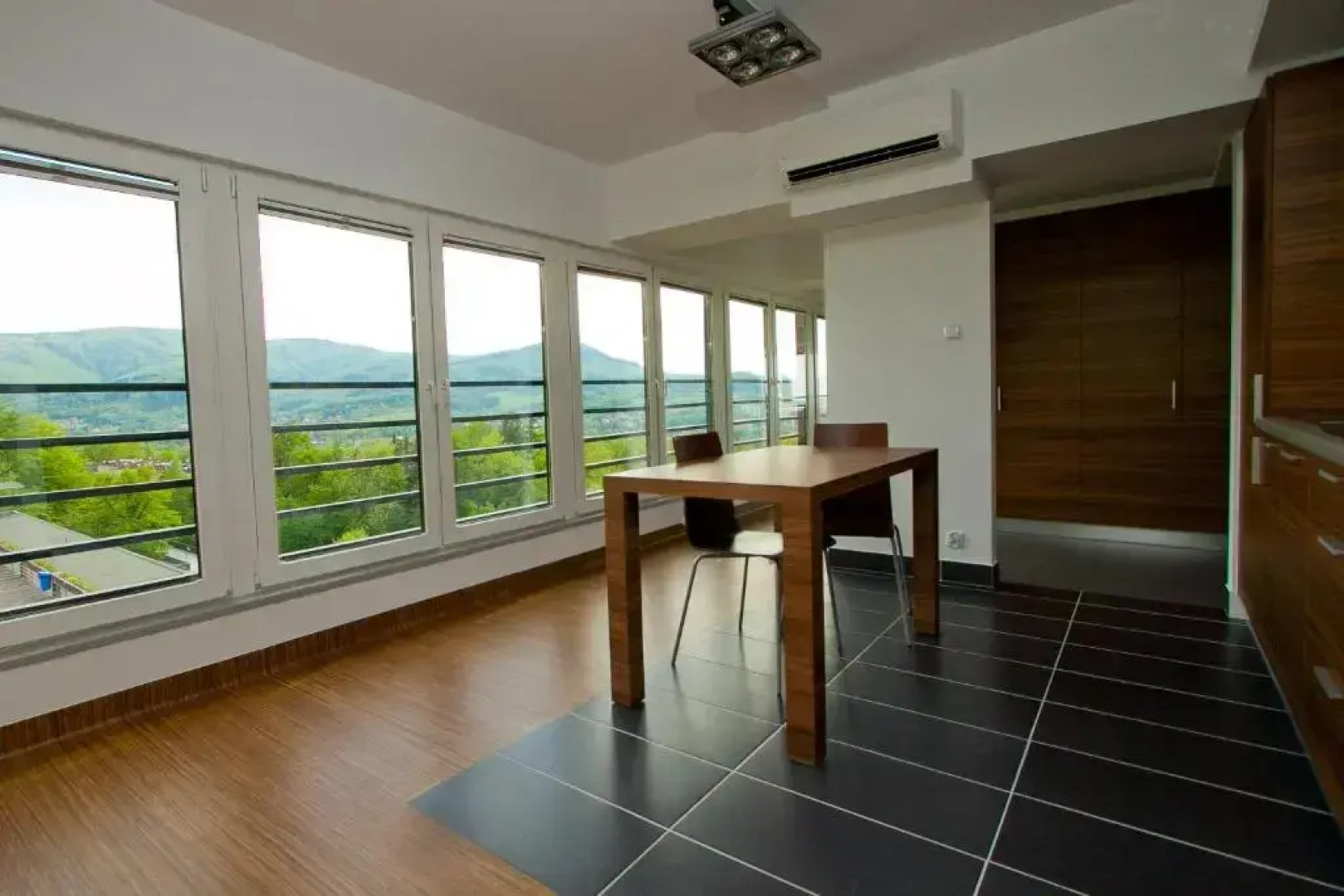 Przedsiębiorstwo Uzdrowiskowe Ustroń Sanatorium i Szpital Uzdrowiskowy Równica