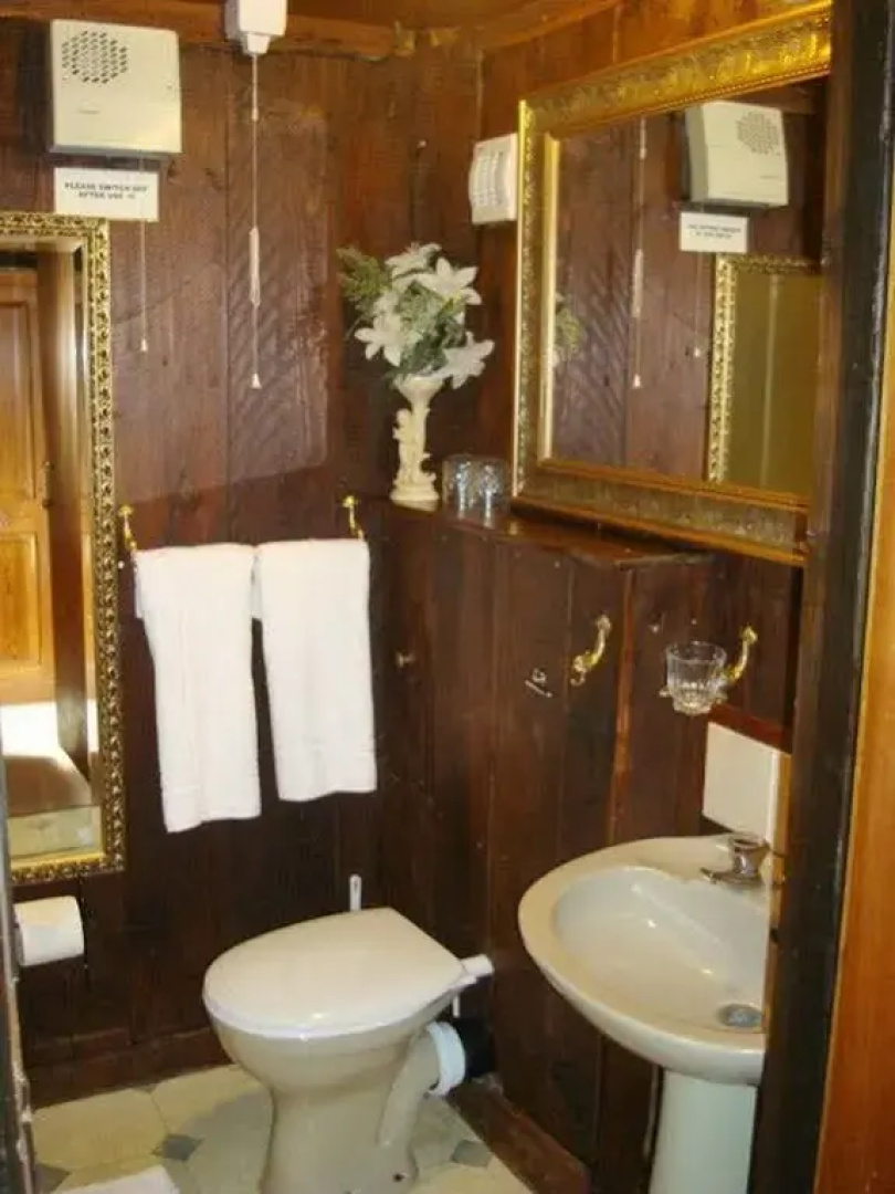 School Lodge Country Guesthouse