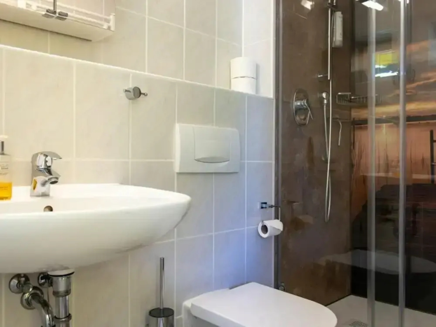 Comfy Apartment With Terrace