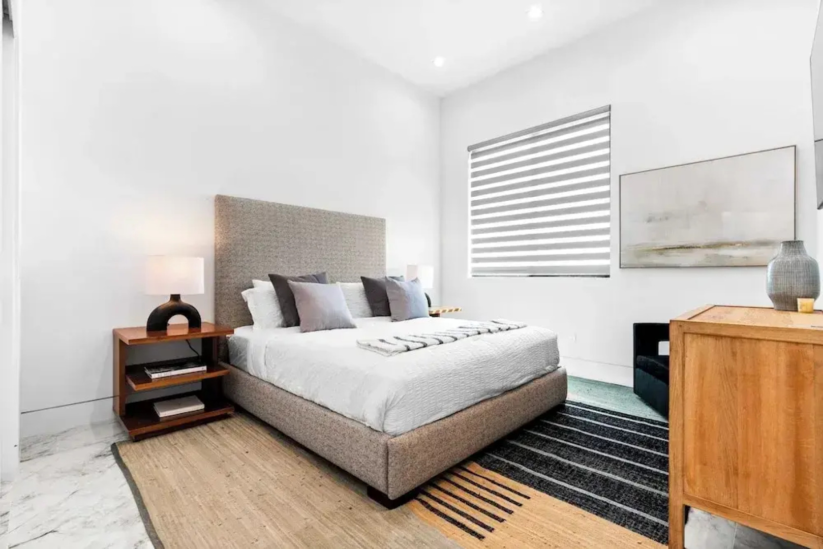 Sleeps 31 2 Luxury Villas w/ Pool + Spa, Putting Green Bravo by Avantstay