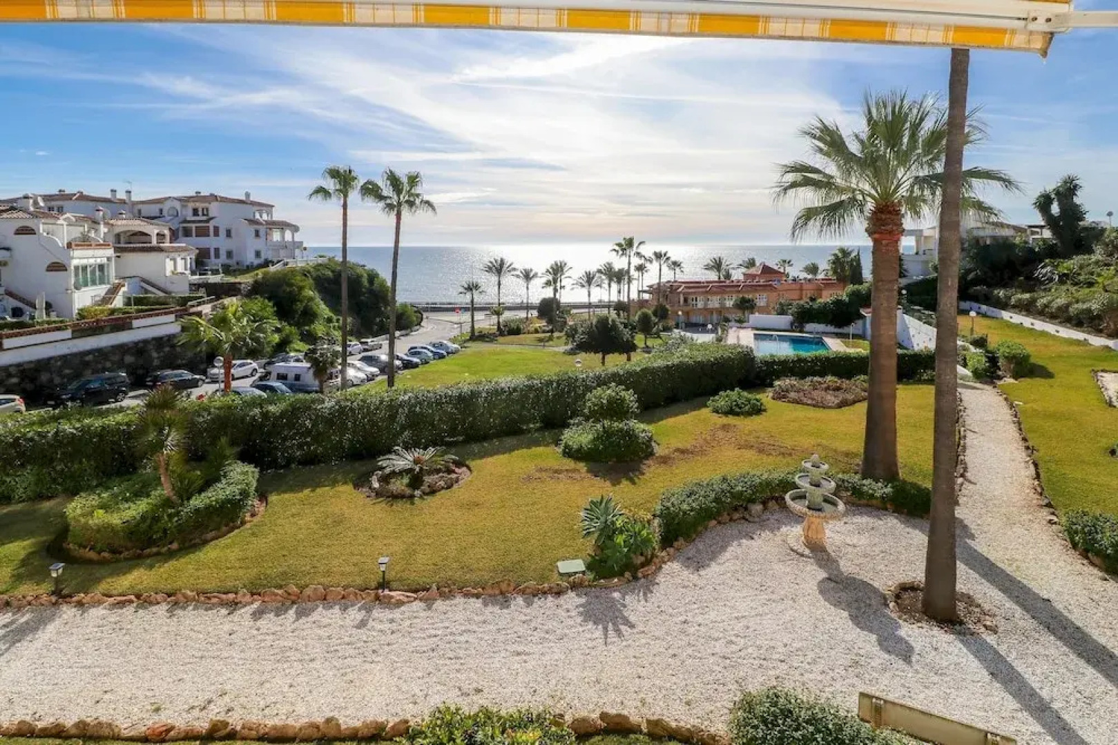 La Costa Paradise - Amazing Beachfront Apartment, Glazed Terrace With Sea Views