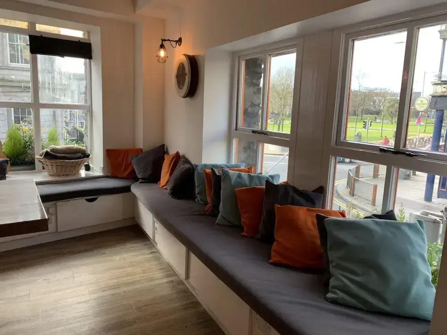 Galway City Hostel & Bar