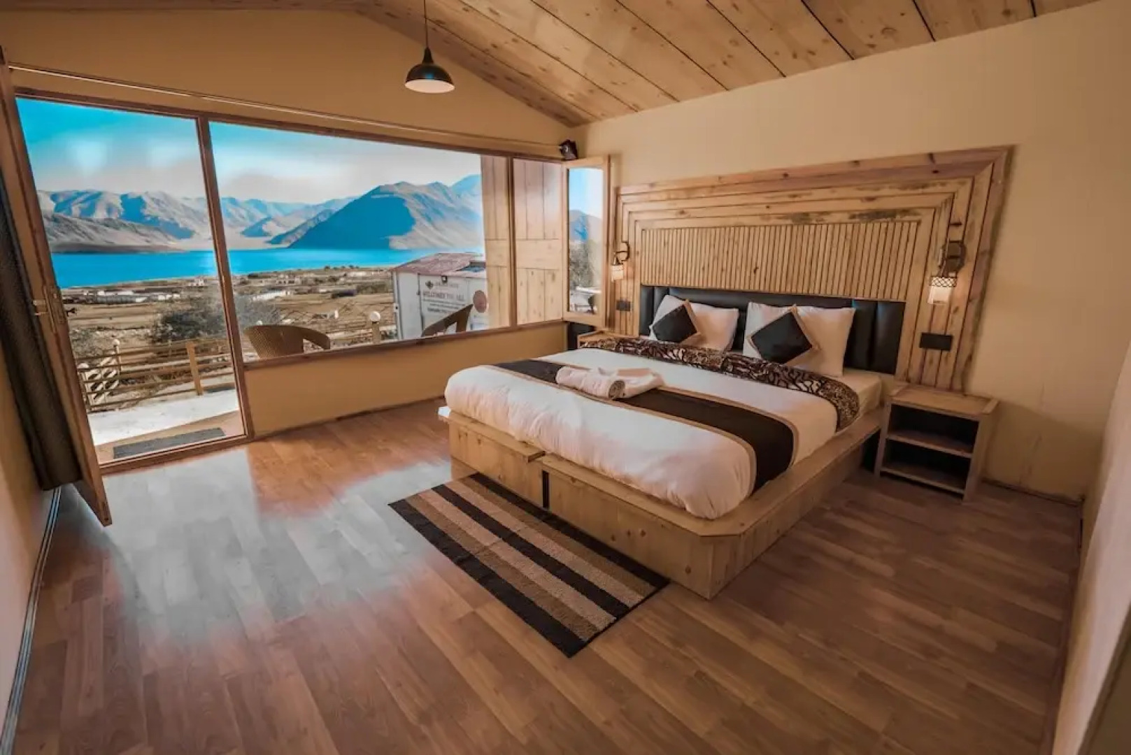 De Reeva Resort Pangong