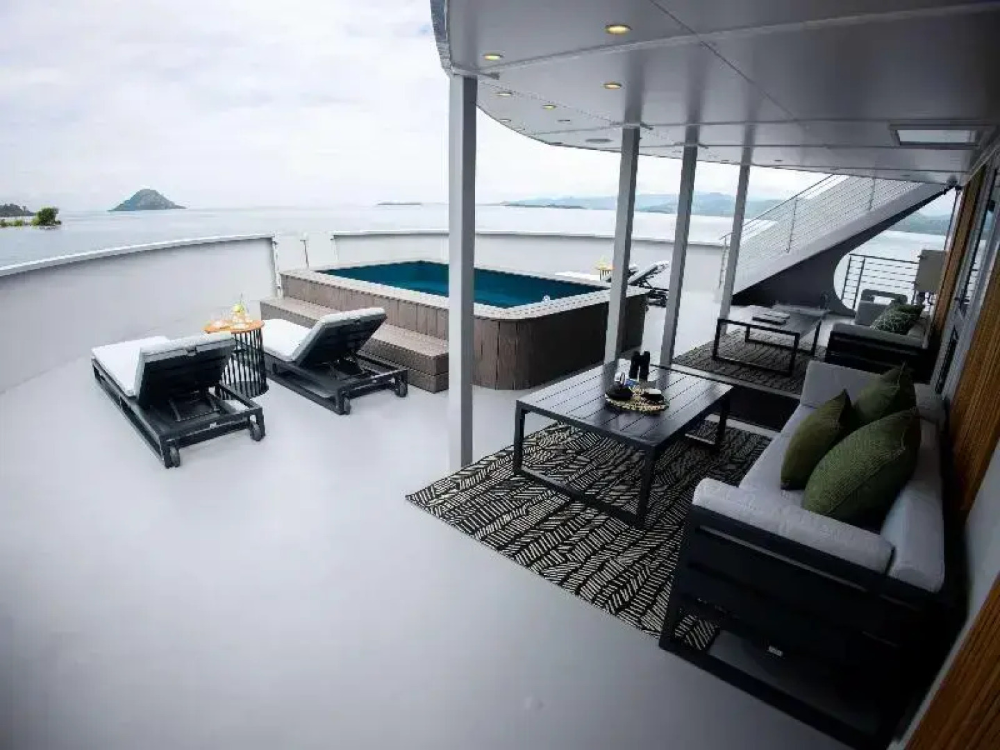 Mantis Kivu Queen Uburanga