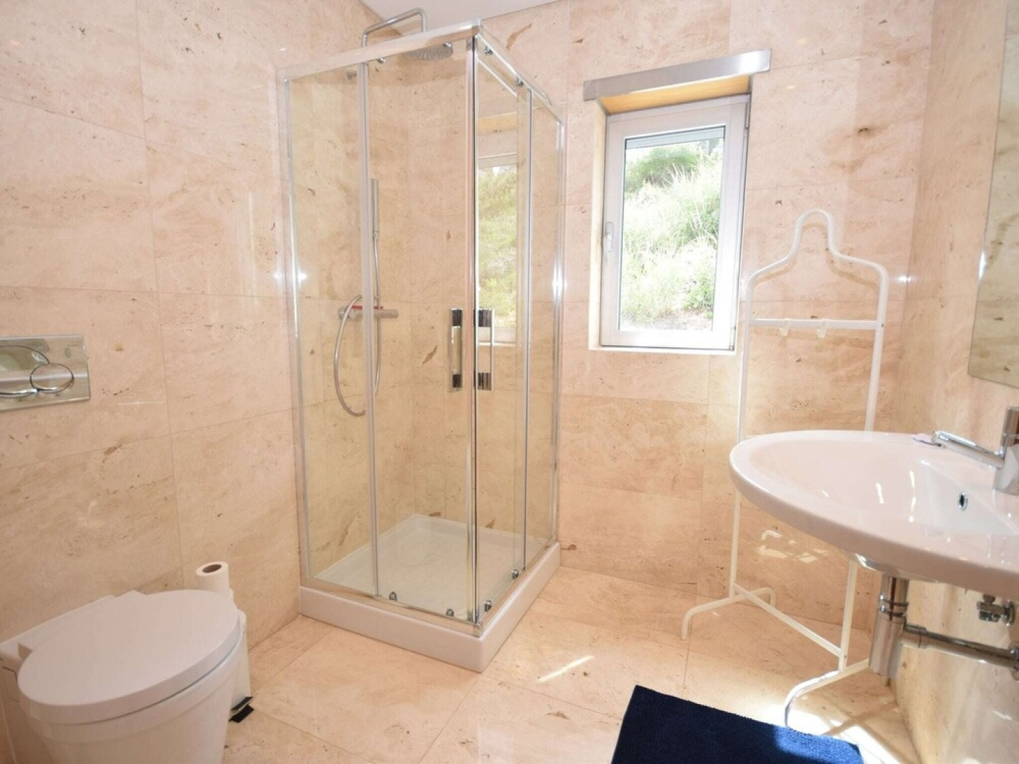 Comfortable Holiday Home Within Walking Distance of the bay of Sao Martinho