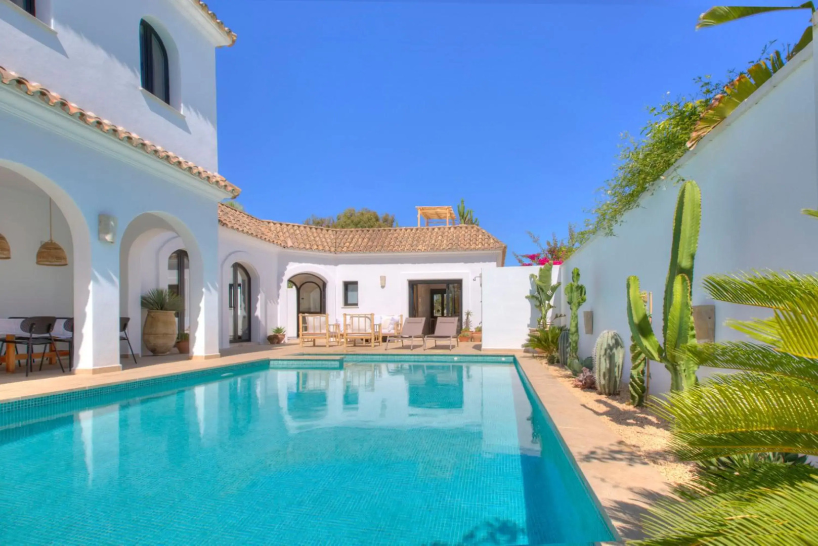 Villa Mas Tranquila - A stylish villa with pool 150 m from the beach