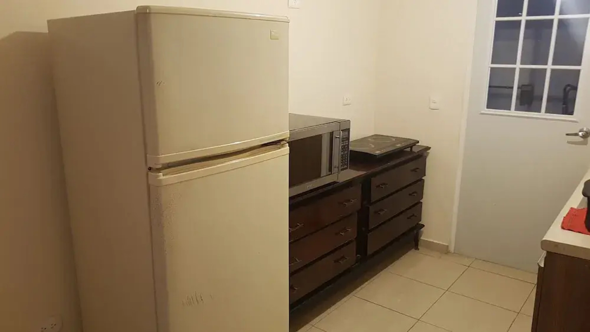 Comfortable Apartment, Secure and Private Complex, With Perimeter Fence