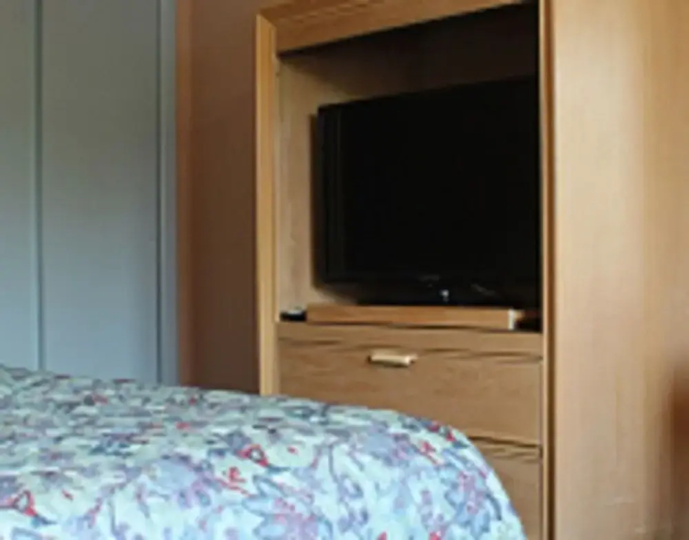 Tides Motor Inn at Stehli Beach