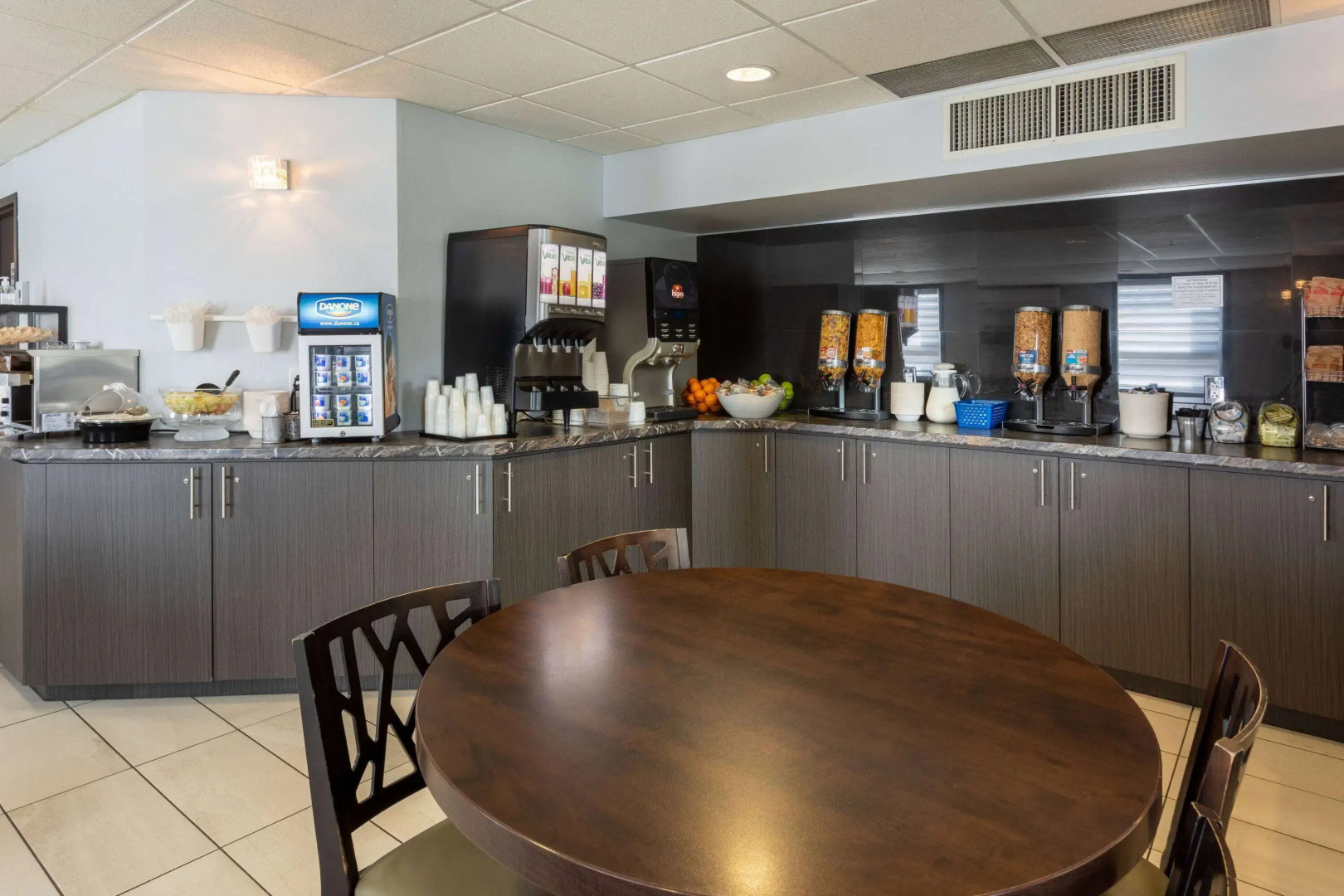 Super 8 by Wyndham Lachenaie/Terrebonne