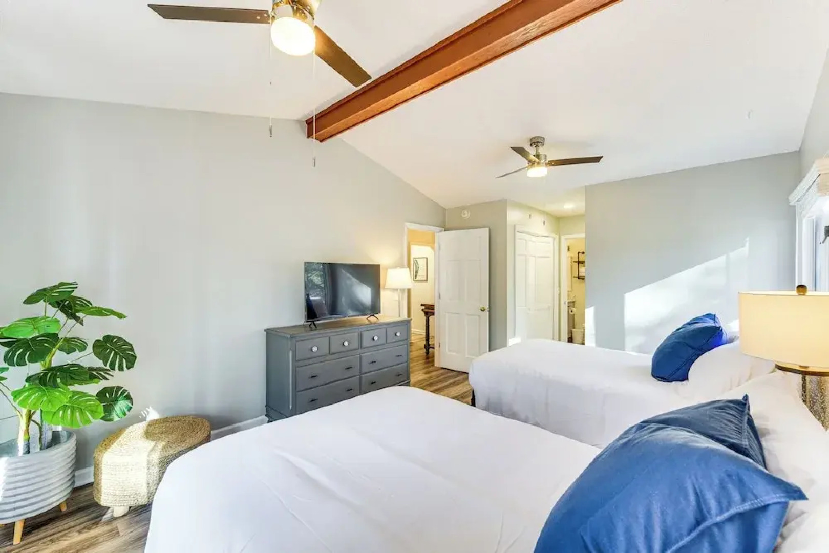 Pinehurst Home: Fire Pit, BBQ + Golf Course View!