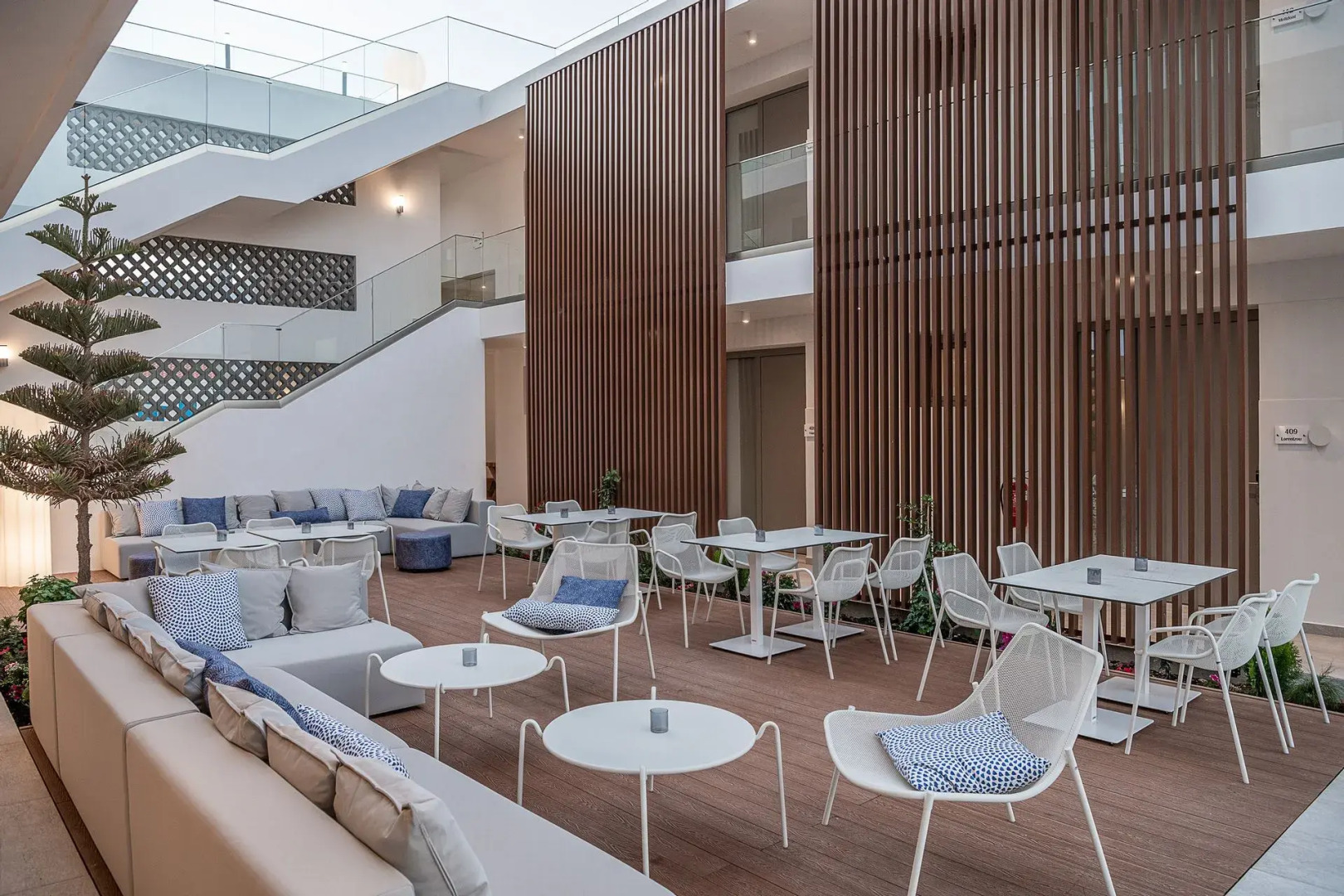 Romantica Apartments