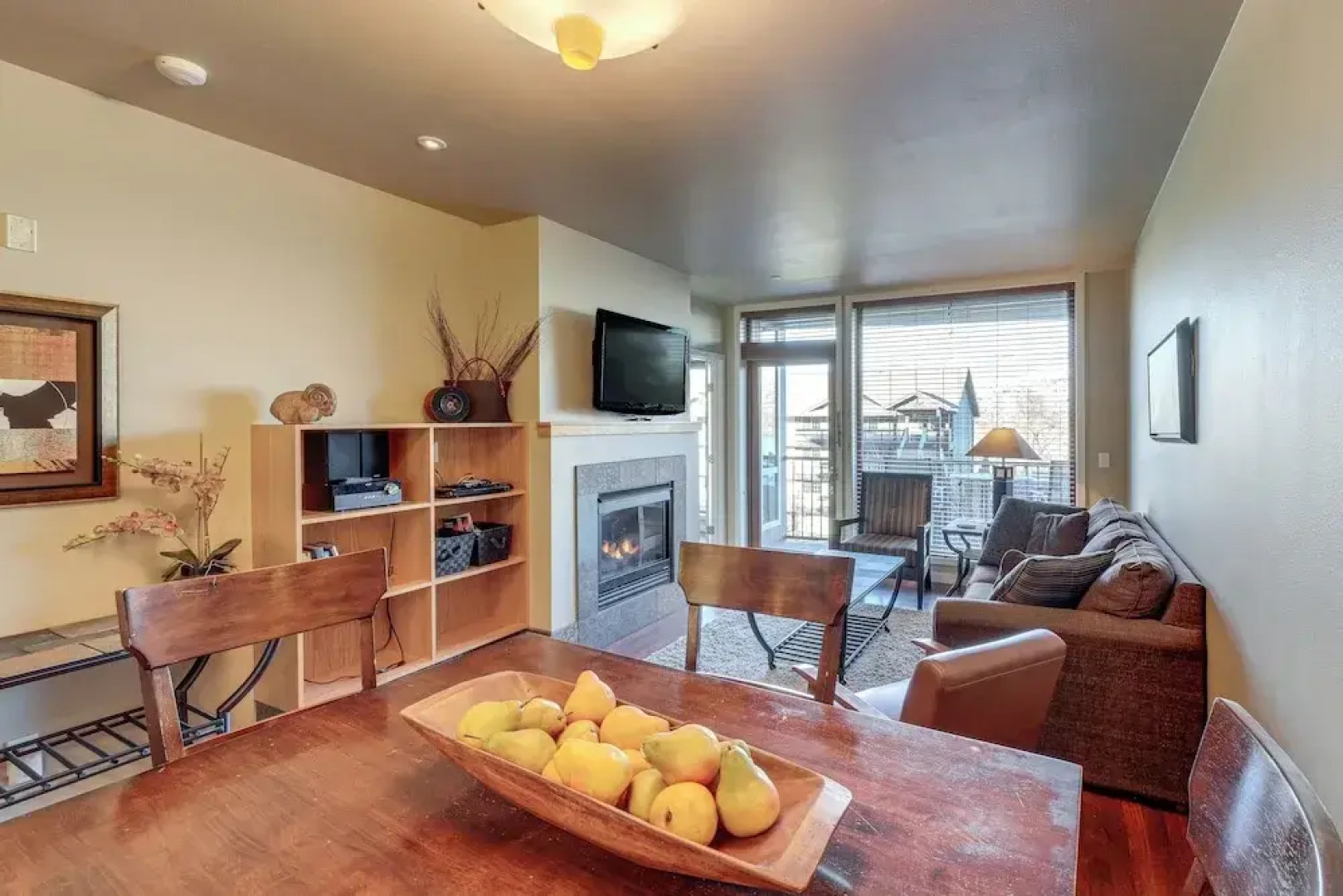 Resort Getaway on Lake Chelan: Pool + Beach Access