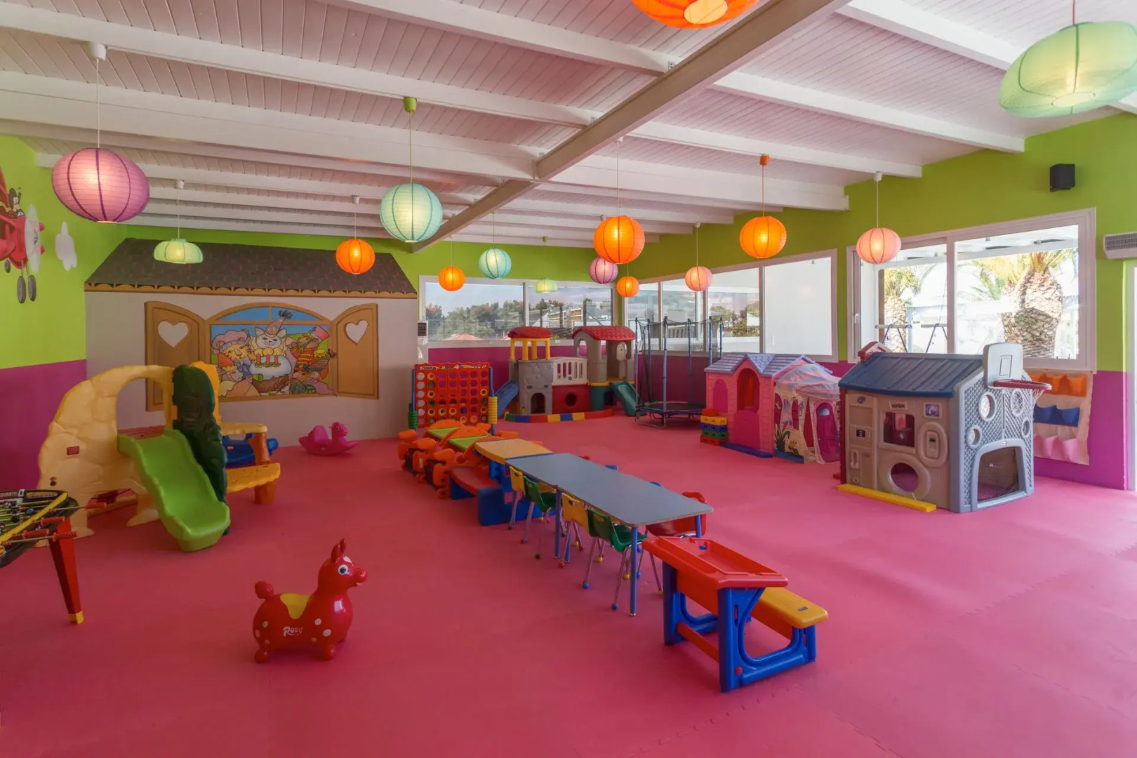 Lagomandra Beach & Suites